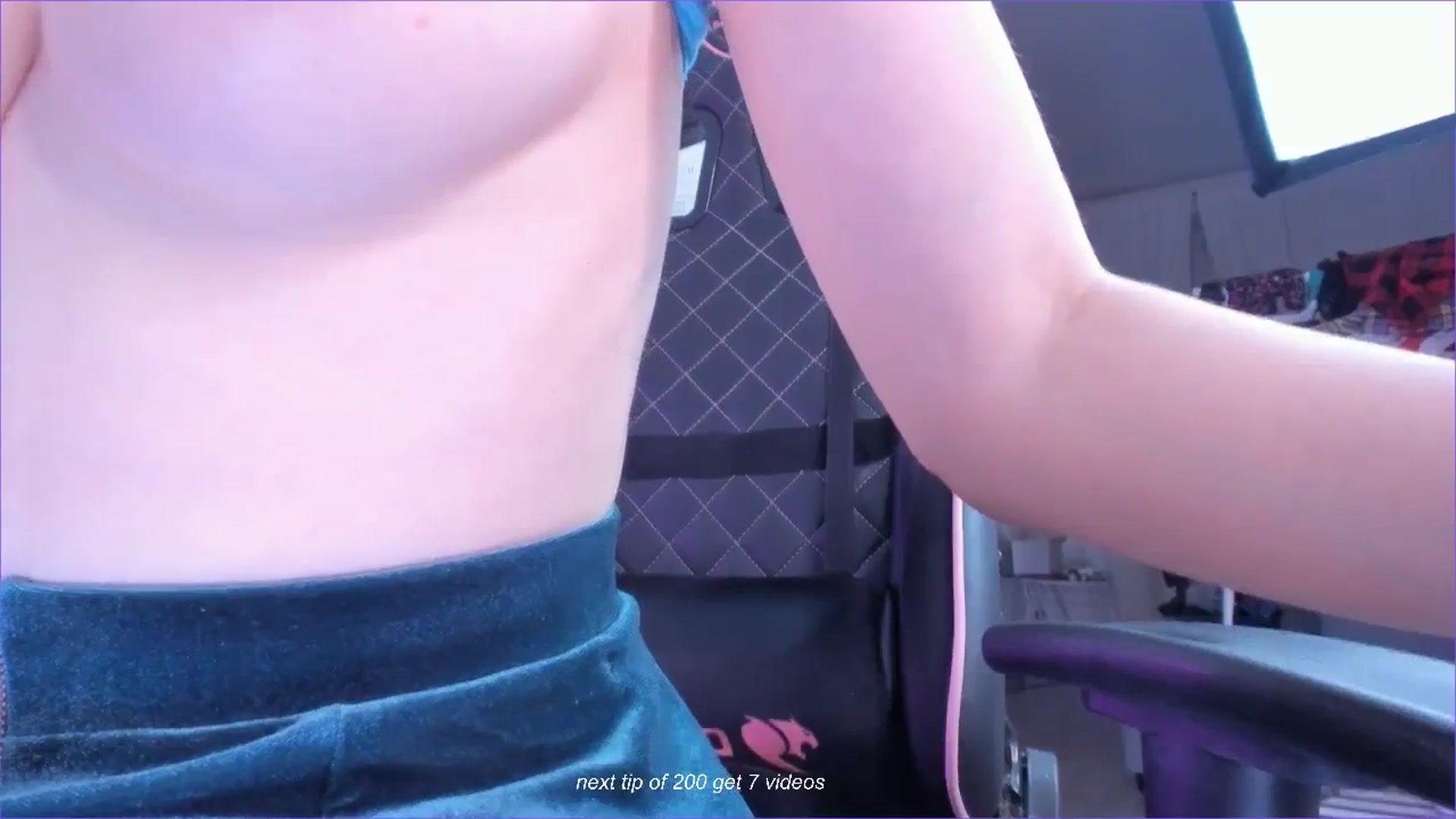 Gallery image thumbnail from fun_for_cash's myfreecams stream on, 10/21/2024, 18:25 image 11 of 20