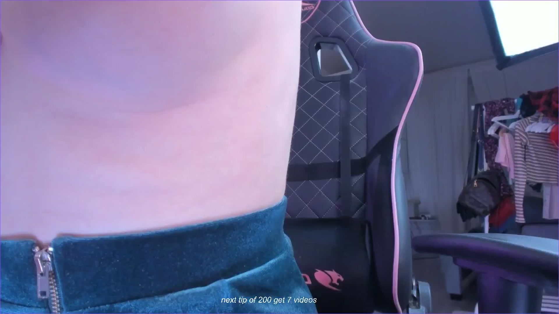Gallery image thumbnail from fun_for_cash's myfreecams stream on, 10/21/2024, 22:44 image 18 of 20