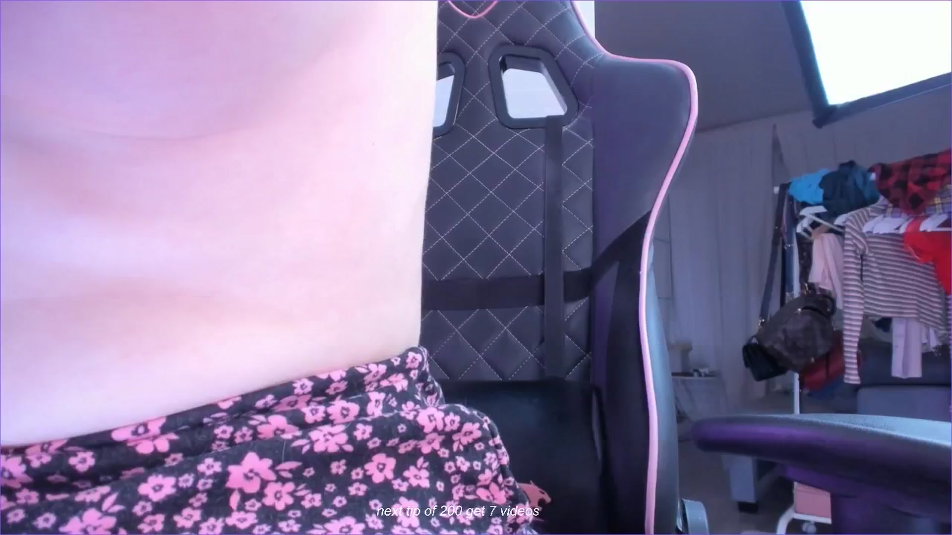 Gallery image thumbnail from fun_for_cash's myfreecams stream on, 10/22/2024, 17:46 image 12 of 20