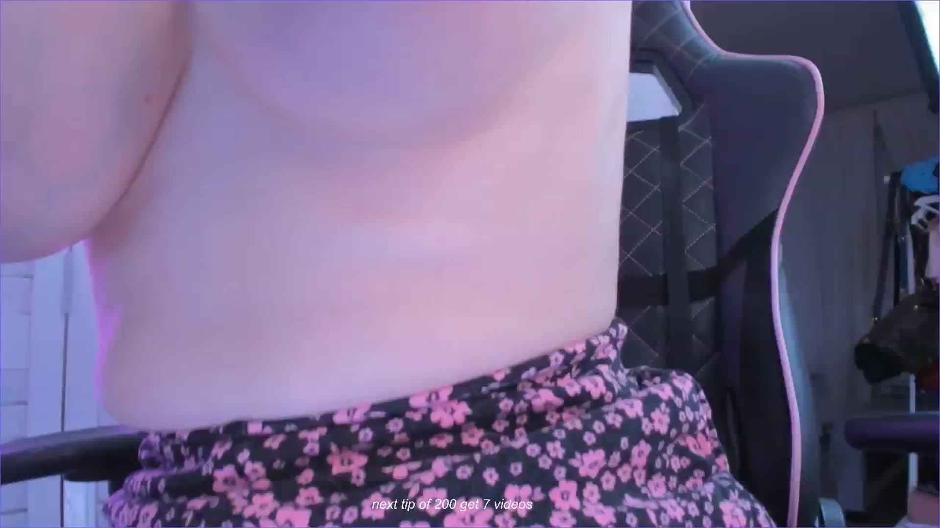 Gallery image thumbnail from fun_for_cash's myfreecams stream on, 10/22/2024, 19:15 image 19 of 20