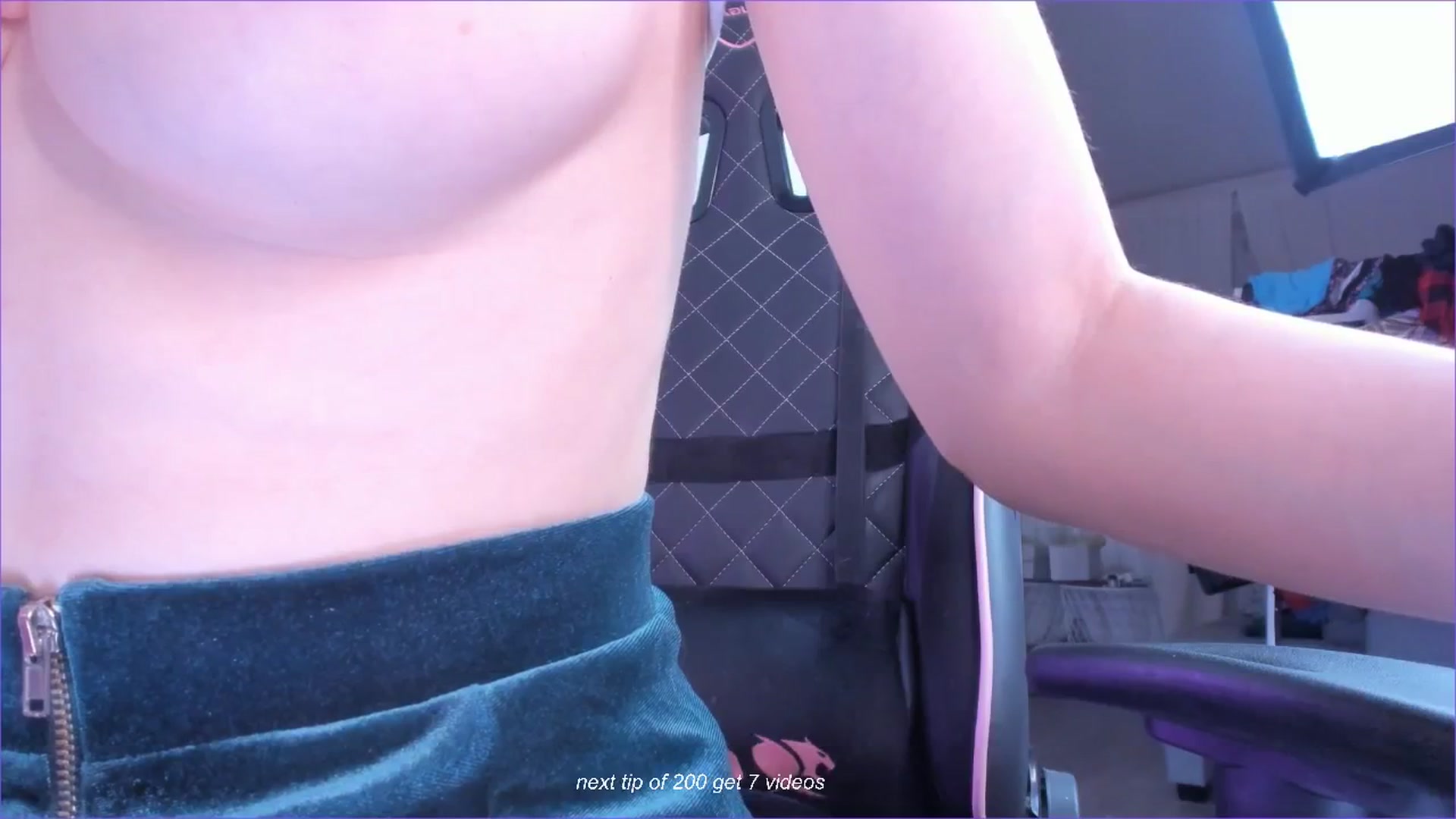 Gallery image thumbnail from fun_for_cash's myfreecams stream on, 10/25/2024, 18:34 image 12 of 20