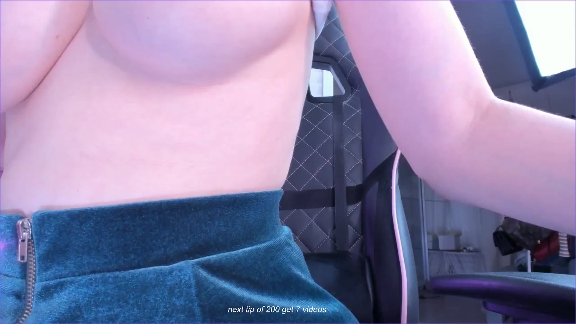 Gallery image thumbnail from fun_for_cash's myfreecams stream on, 10/25/2024, 23:34 image 12 of 20