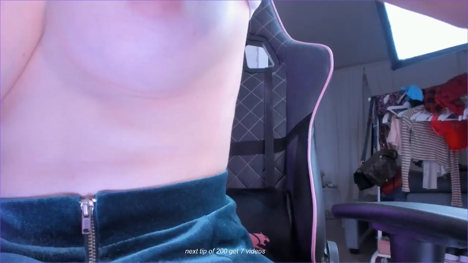 Gallery image thumbnail from fun_for_cash's myfreecams stream on, 10/27/2024, 19:00 image 4 of 20