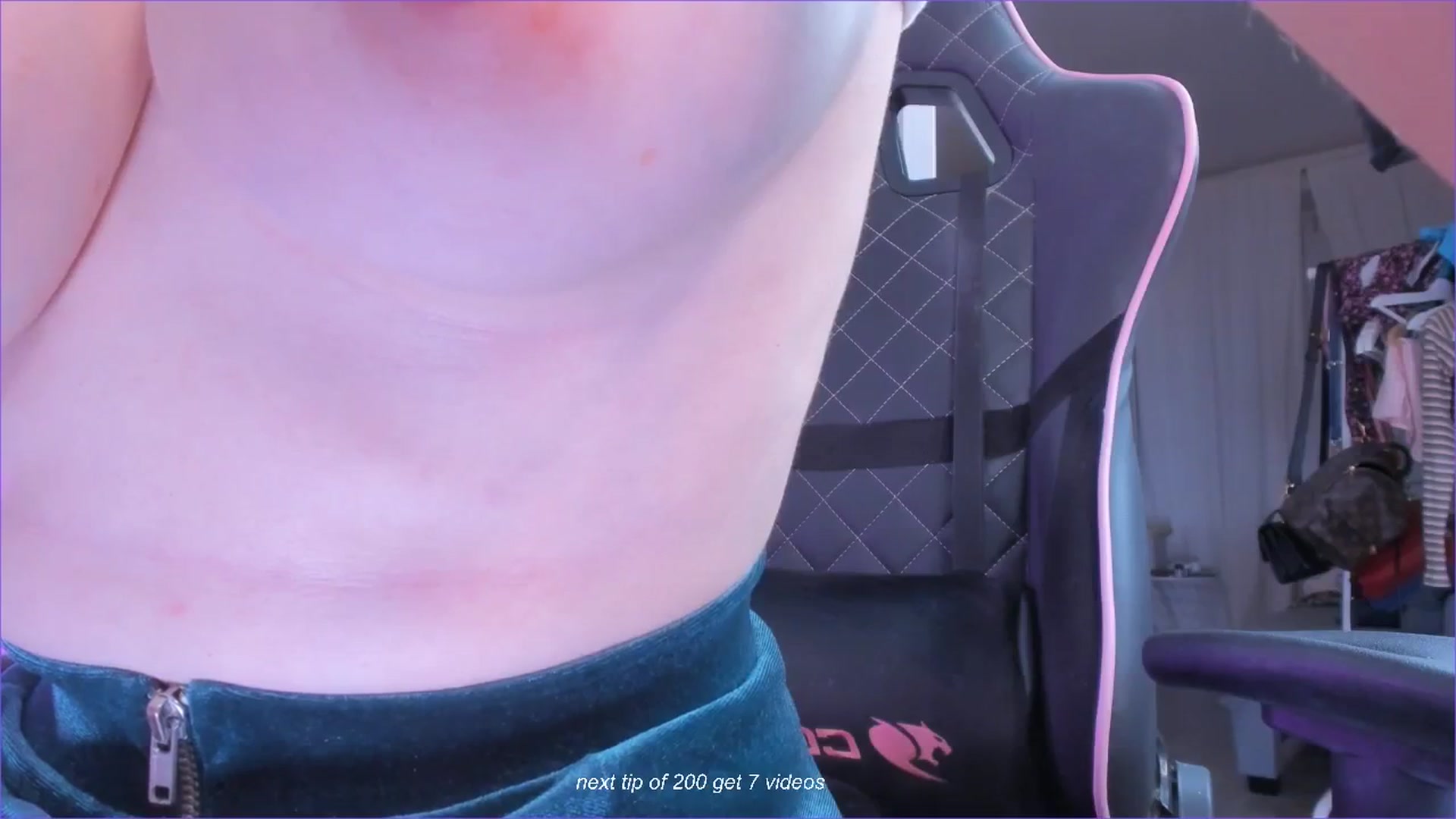 Gallery image thumbnail from fun_for_cash's myfreecams stream on, 10/27/2024, 20:46 image 10 of 20