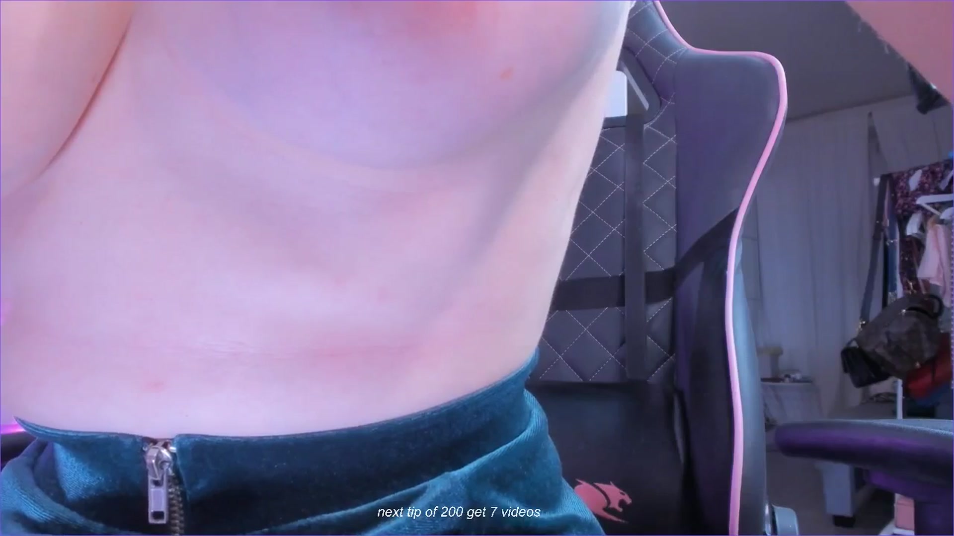 Gallery image thumbnail from fun_for_cash's myfreecams stream on, 10/27/2024, 20:46 image 5 of 20