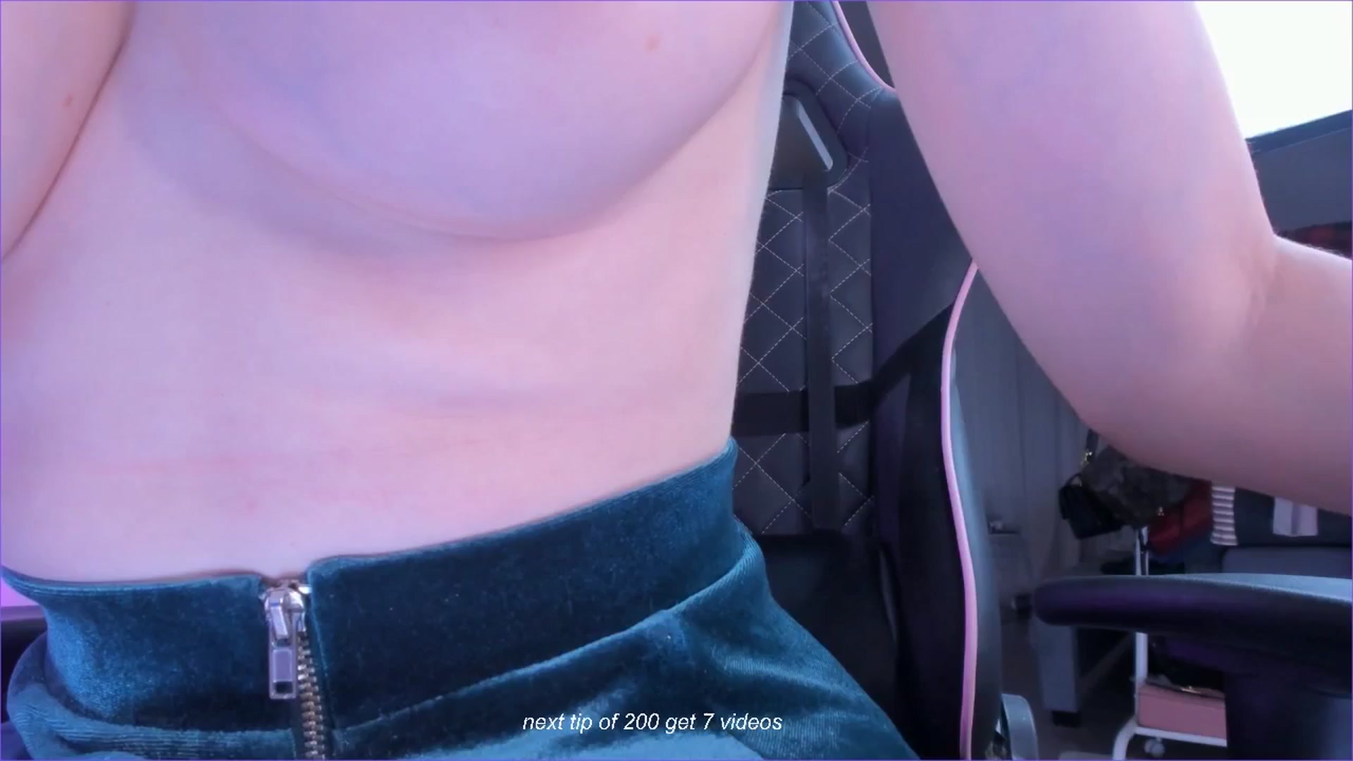 Gallery image thumbnail from fun_for_cash's myfreecams stream on, 10/30/2024, 16:24 image 12 of 20