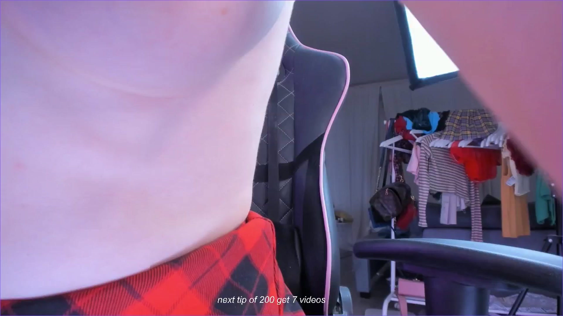 Gallery image thumbnail from fun_for_cash's myfreecams stream on, 11/10/2024, 16:28 image 14 of 20