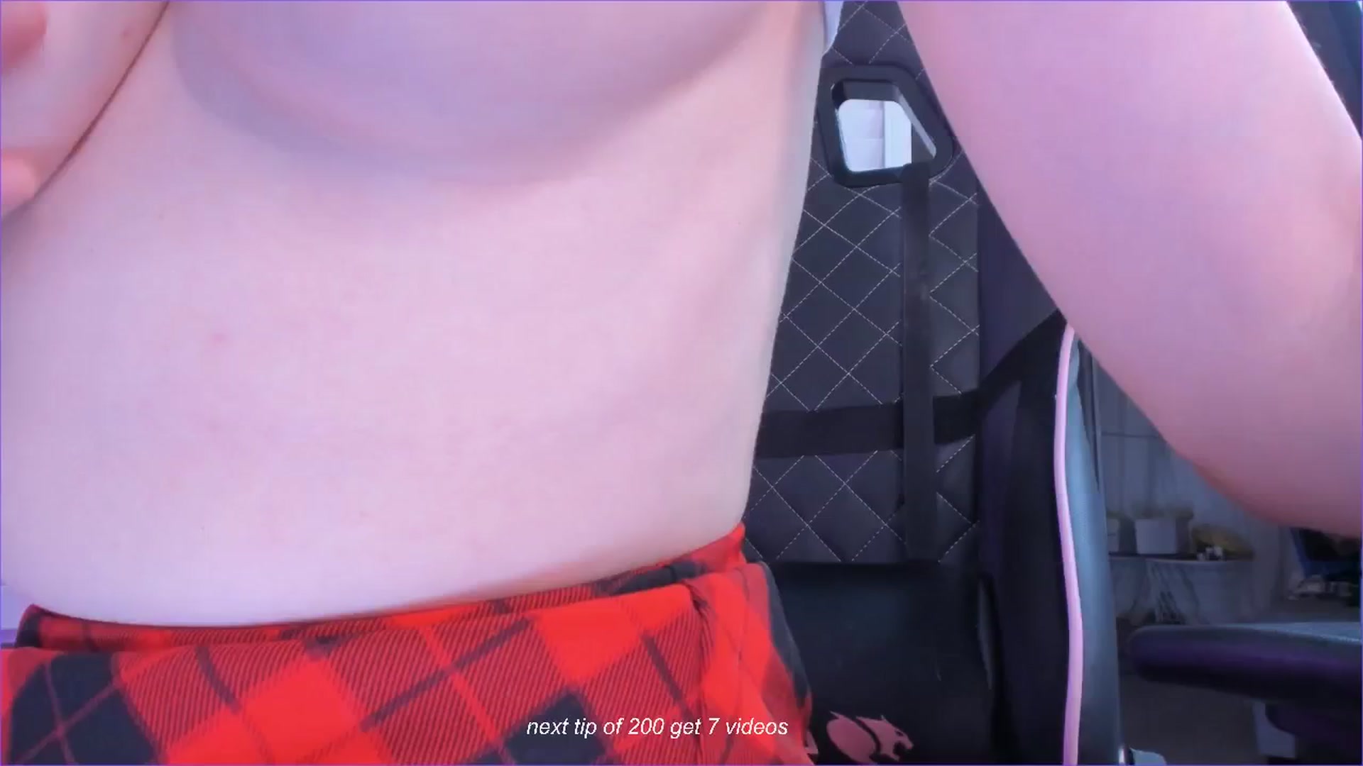 Gallery image thumbnail from fun_for_cash's myfreecams stream on, 11/10/2024, 19:30 image 16 of 20