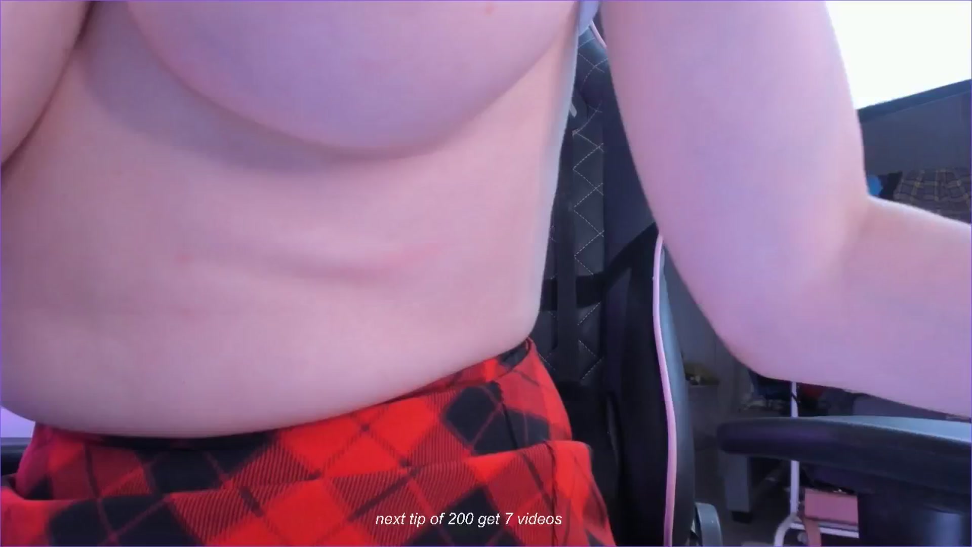 Gallery image thumbnail from fun_for_cash's myfreecams stream on, 11/10/2024, 20:23 image 1 of 20