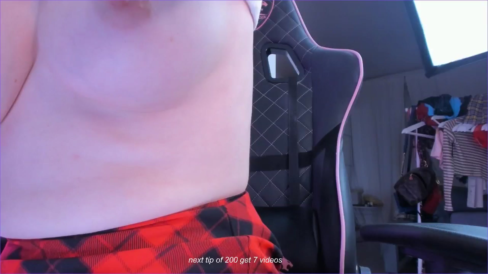 Gallery image thumbnail from fun_for_cash's myfreecams stream on, 11/10/2024, 21:12 image 2 of 20