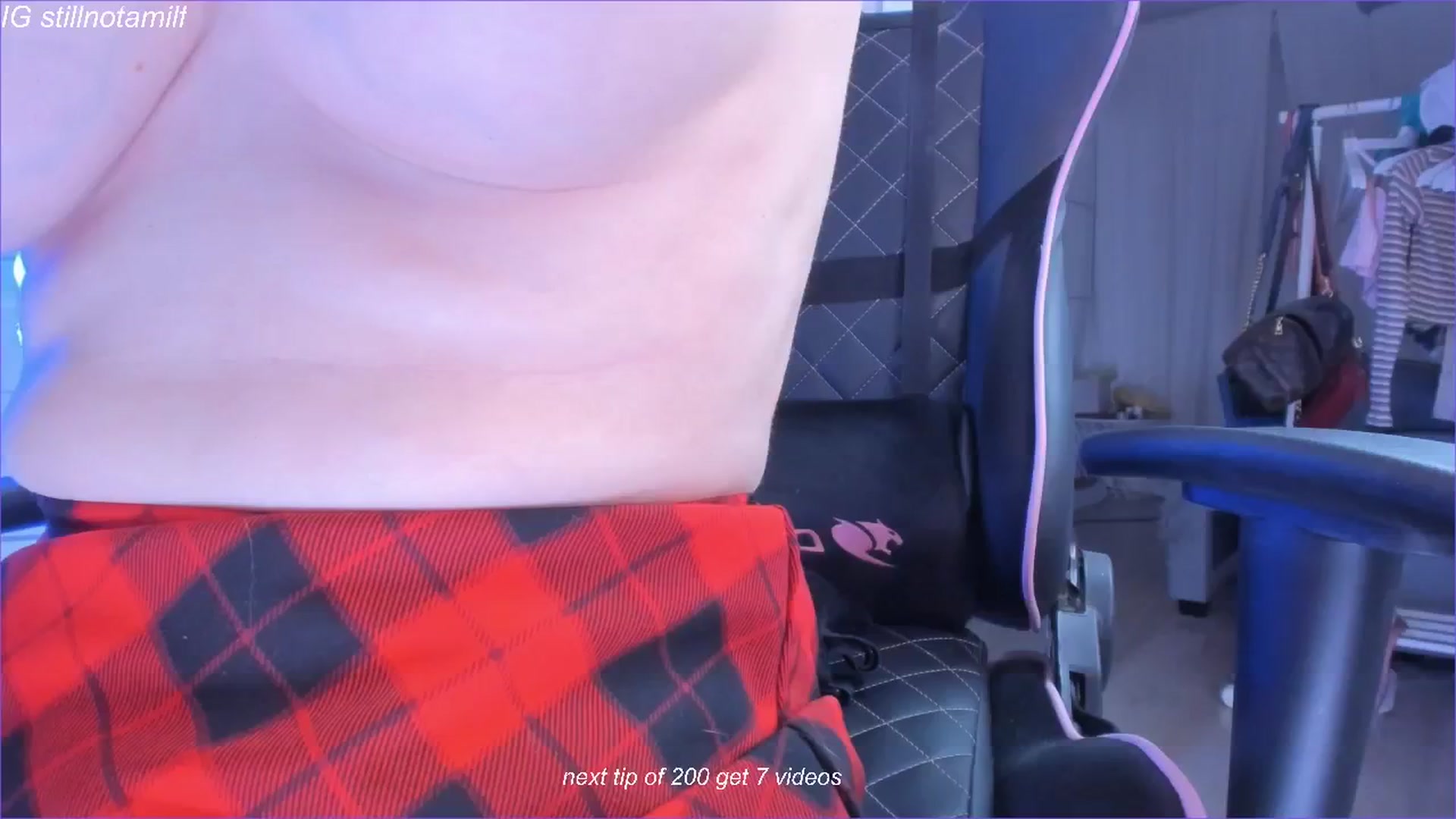 Gallery image thumbnail from fun_for_cash's myfreecams stream on, 11/14/2024, 14:54 image 13 of 20