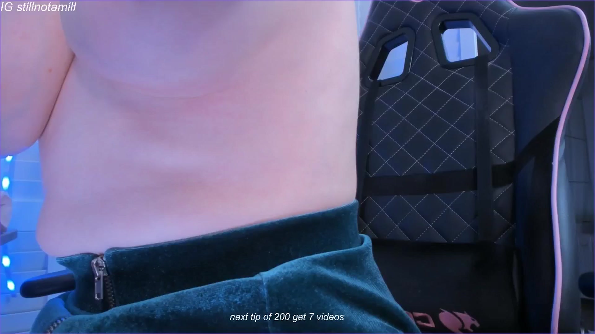 Gallery image thumbnail from fun_for_cash's myfreecams stream on, 11/17/2024, 13:43 image 6 of 20