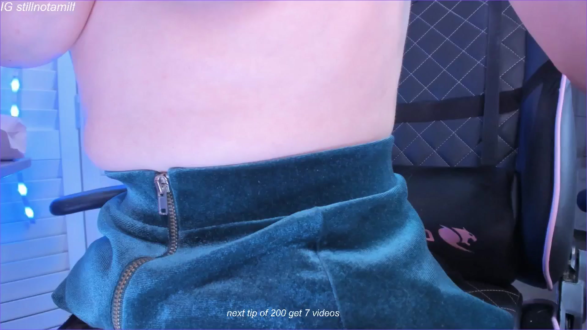 Gallery image thumbnail from fun_for_cash's myfreecams stream on, 11/17/2024, 15:02 image 12 of 20
