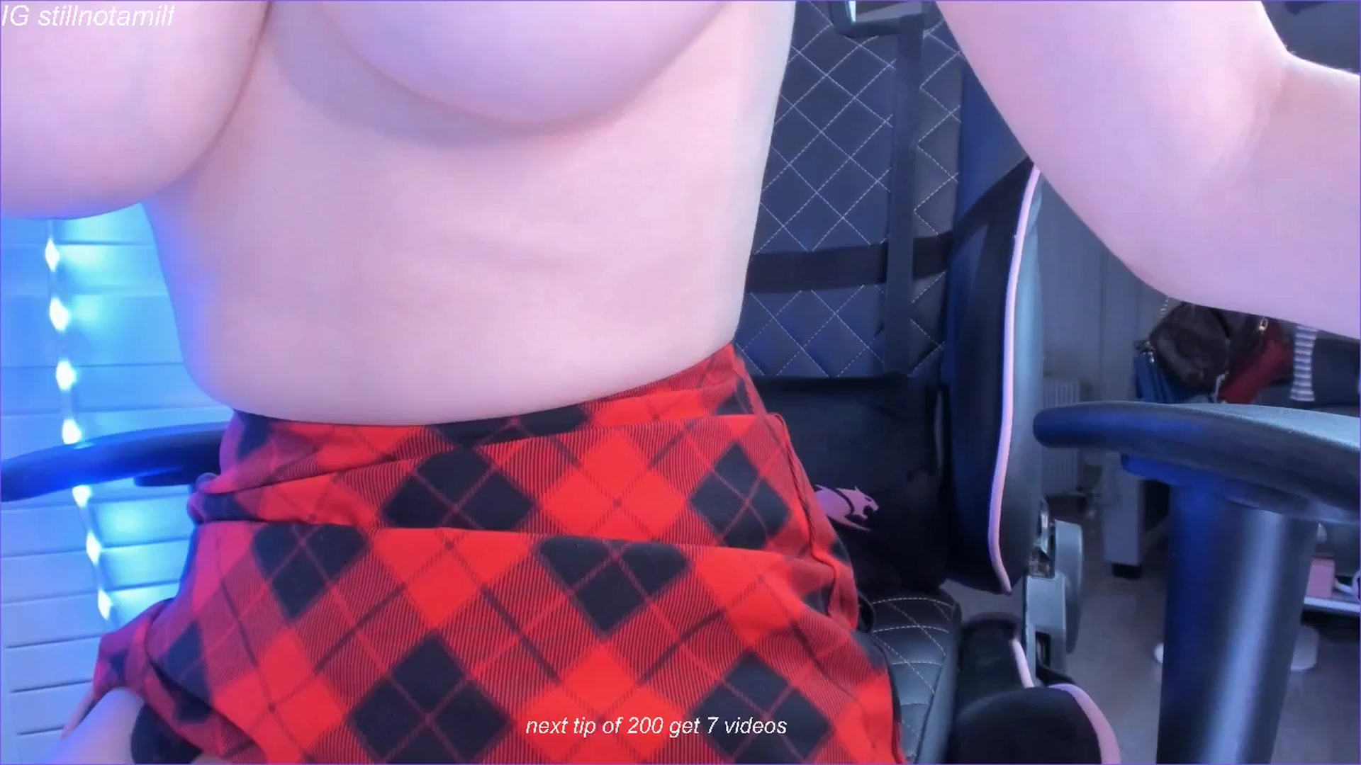 Gallery image thumbnail from fun_for_cash's myfreecams stream on, 11/22/2024, 16:24 image 10 of 20