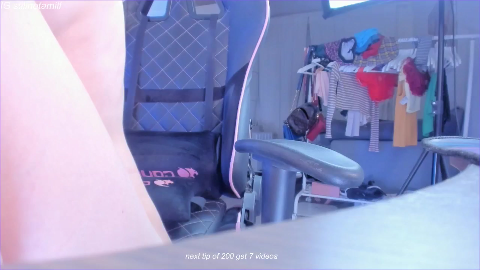 Gallery image thumbnail from fun_for_cash's myfreecams stream on, 11/22/2024, 17:16 image 13 of 20