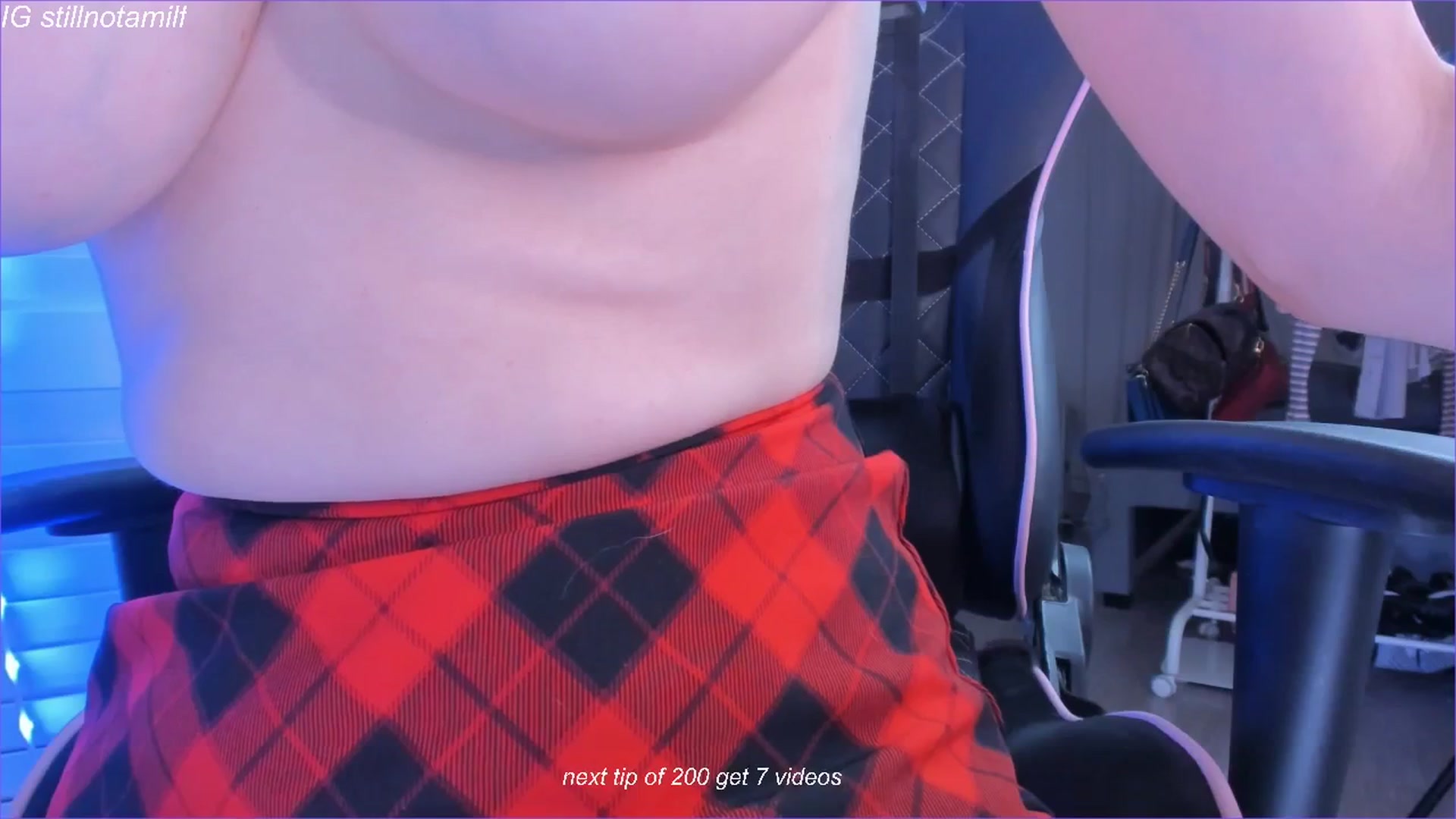 Gallery image thumbnail from fun_for_cash's myfreecams stream on, 11/22/2024, 20:18 image 14 of 20