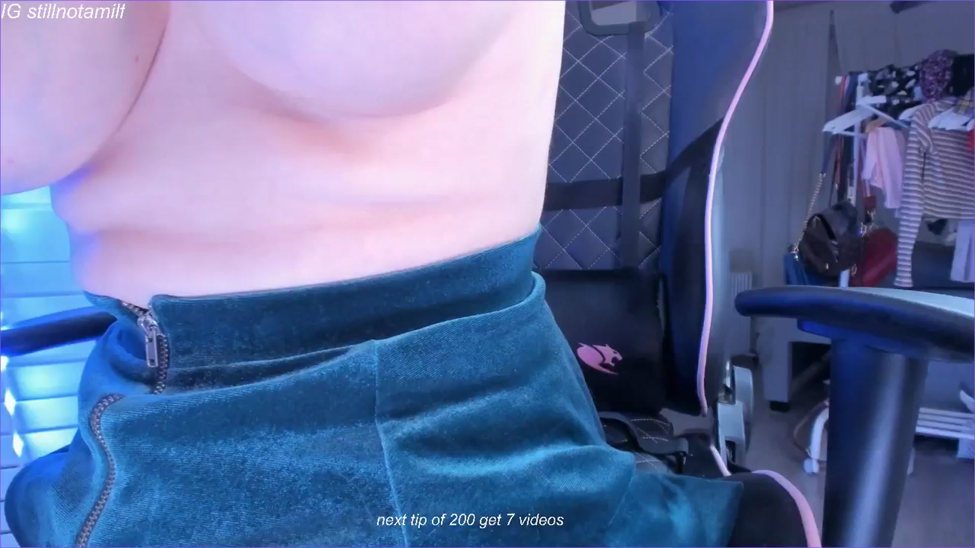 Gallery image thumbnail from fun_for_cash's myfreecams stream on, 11/29/2024, 18:56 image 13 of 20