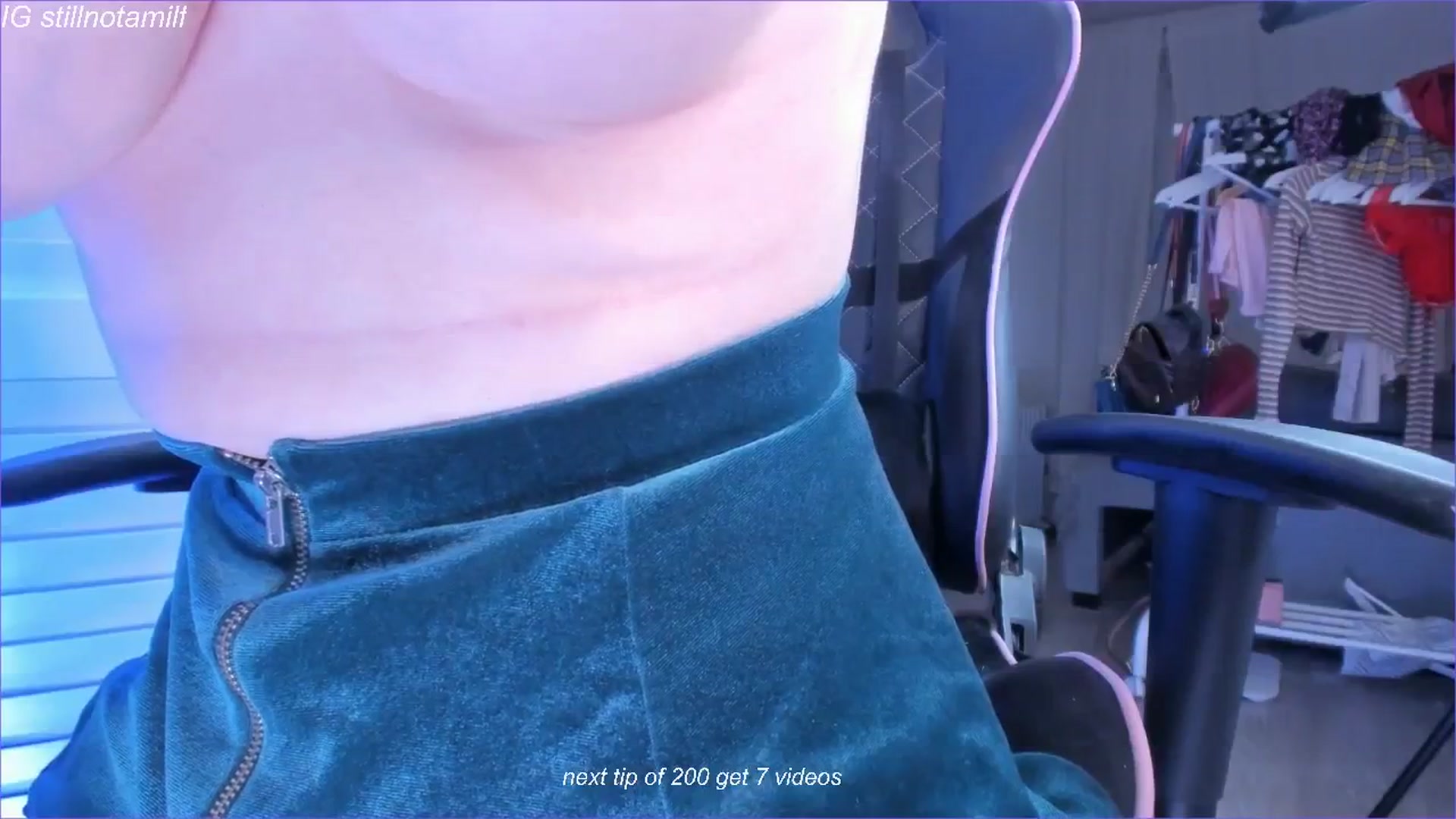 Gallery image thumbnail from fun_for_cash's myfreecams stream on, 11/29/2024, 20:30 image 18 of 20