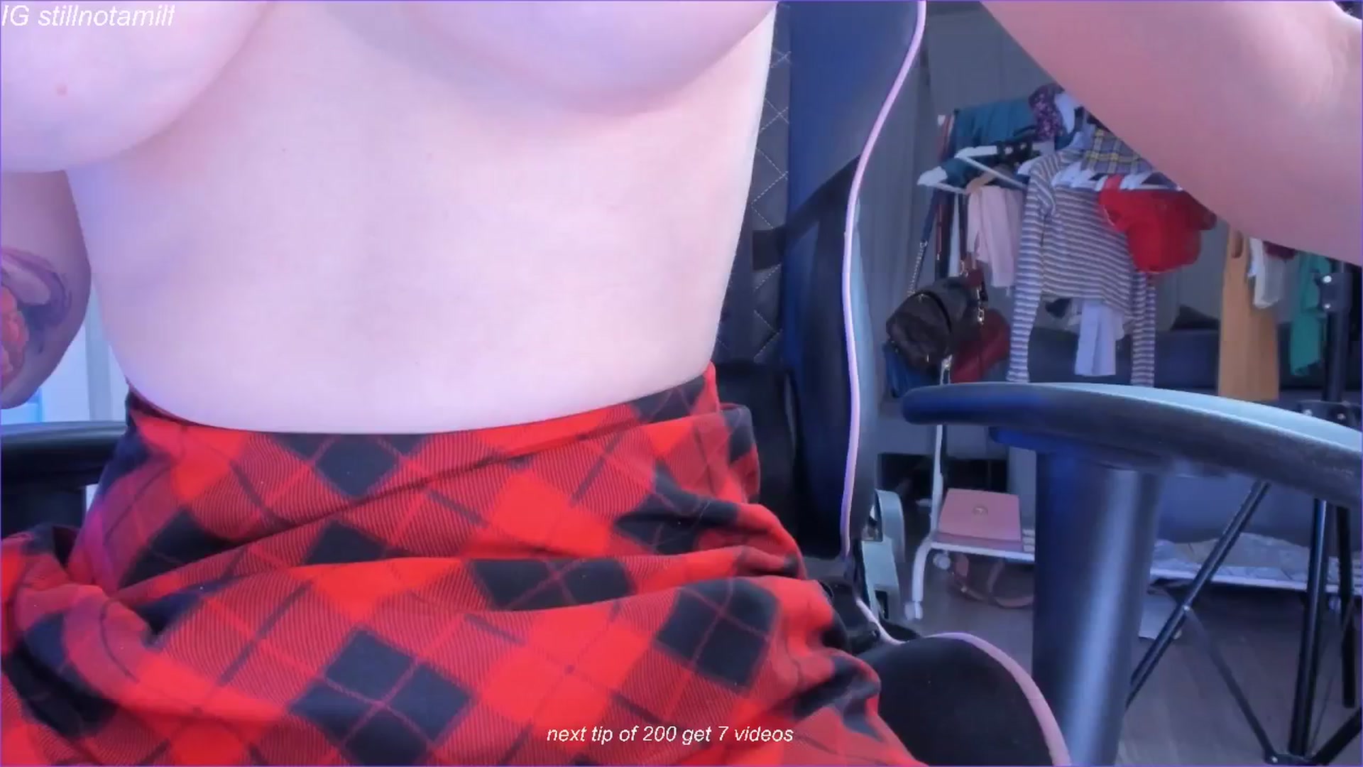 Gallery image thumbnail from fun_for_cash's myfreecams stream on, 12/08/2024, 19:05 image 20 of 20