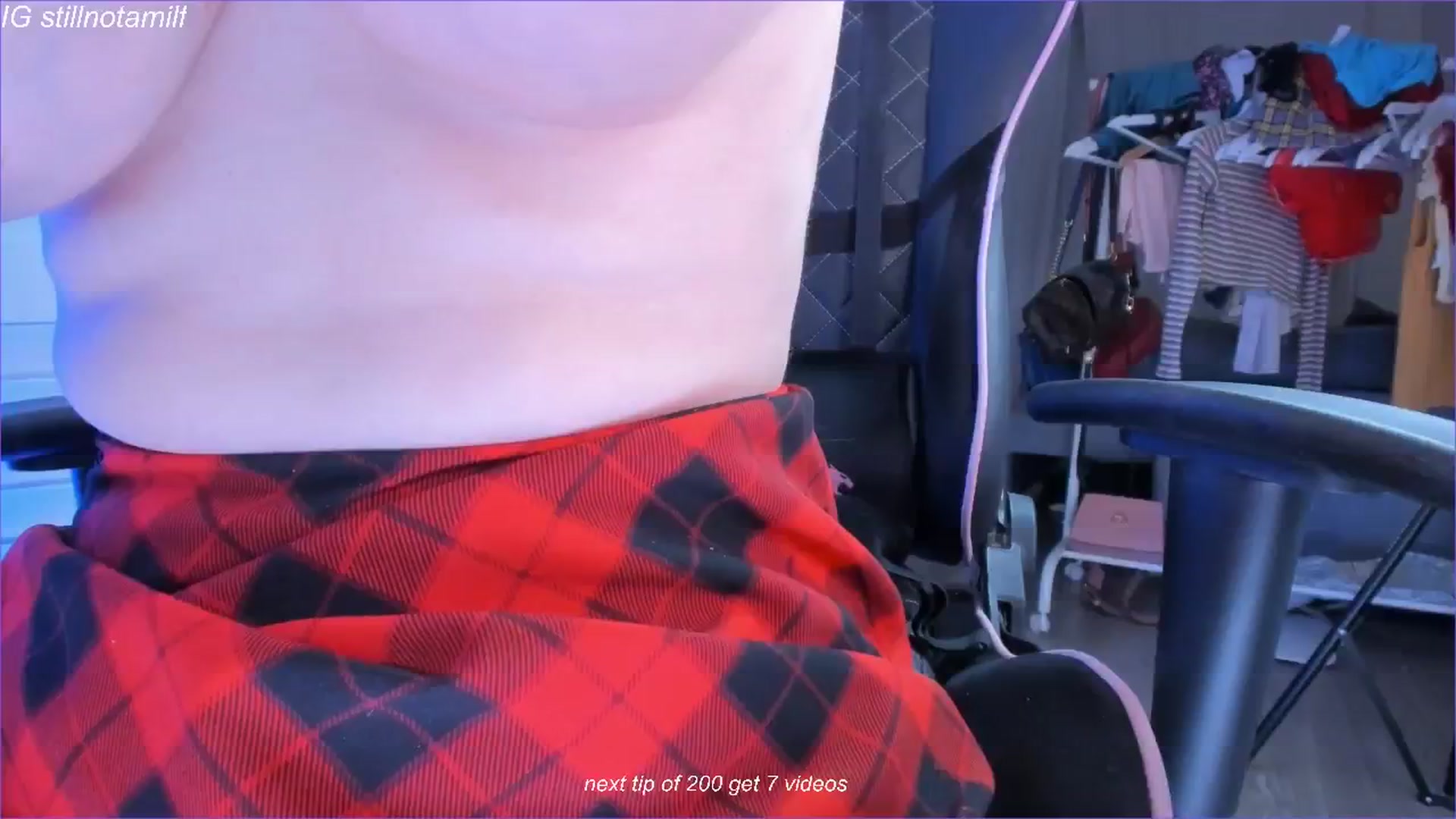 Gallery image thumbnail from fun_for_cash's myfreecams stream on, 12/08/2024, 19:05 image 17 of 20