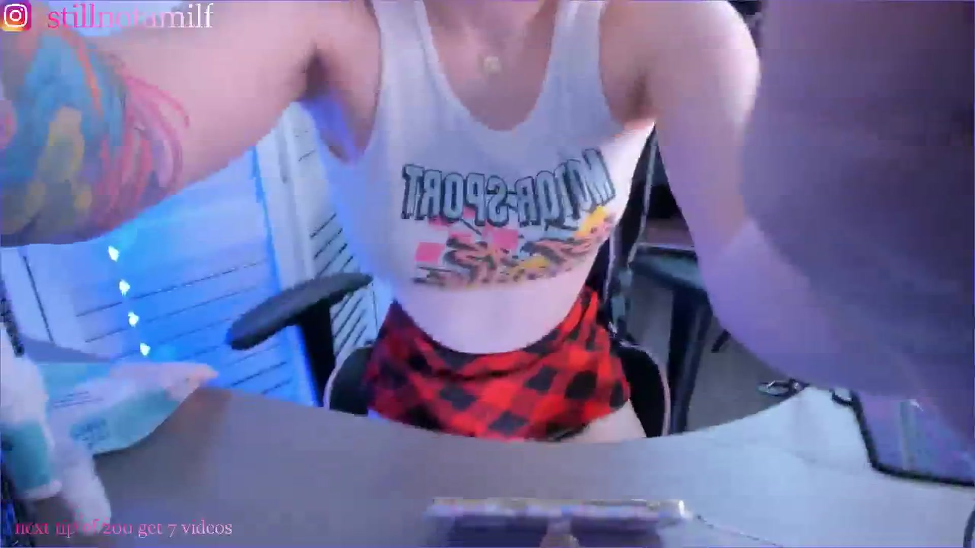 Gallery image thumbnail from fun_for_cash's myfreecams stream on, 12/19/2024, 16:40 image 15 of 20