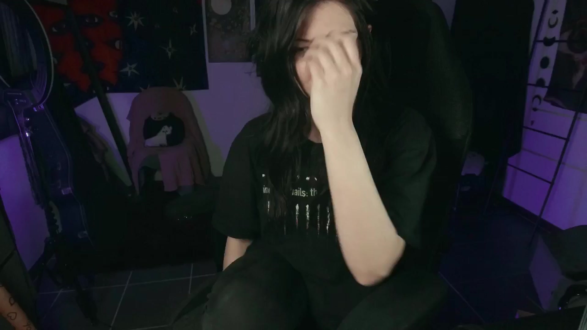 Gallery image thumbnail from fungussy's myfreecams stream on, 07/02/2024, 07:47 image 17 of 20