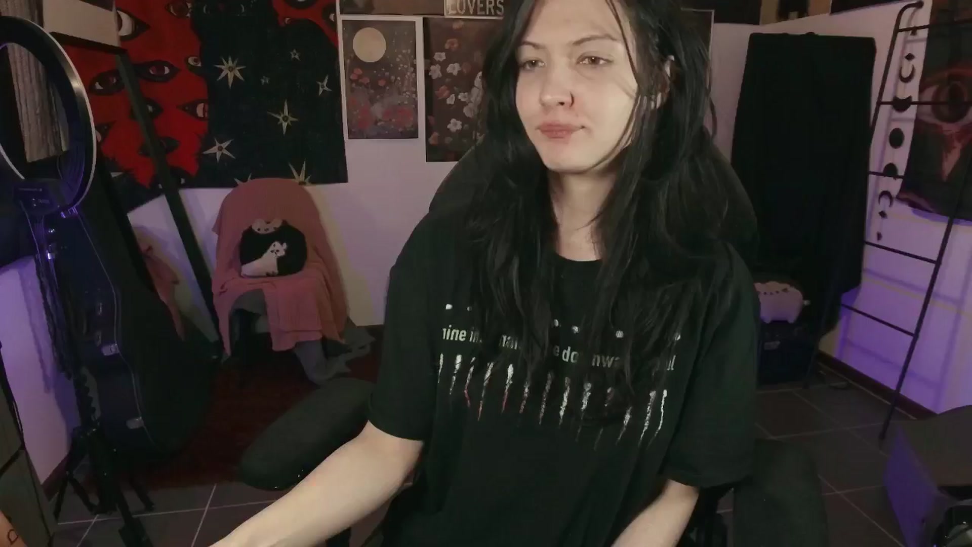 Gallery image thumbnail from fungussy's myfreecams stream on, 07/02/2024, 07:47 image 2 of 20