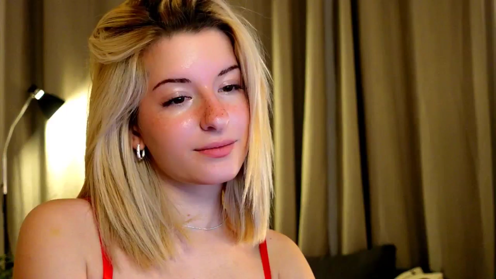 Gallery image thumbnail from funny_freckle's myfreecams stream on, 12/15/2024, 11:38 image 20 of 20