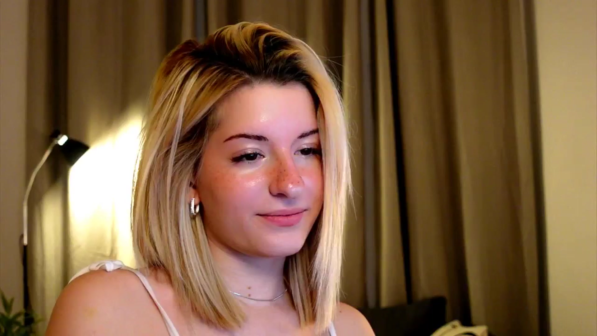 Gallery image thumbnail from funny_freckle's myfreecams stream on, 12/15/2024, 12:38 image 11 of 20