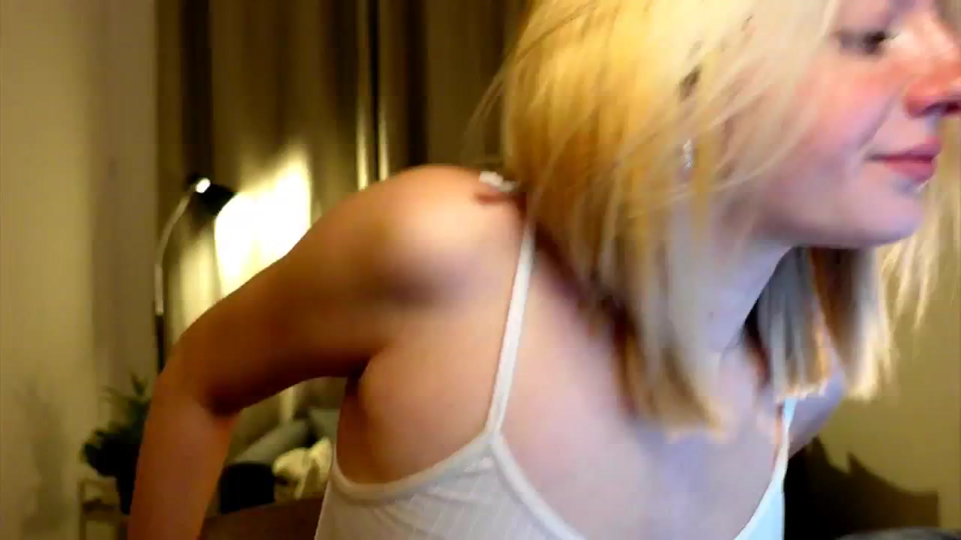 Gallery image thumbnail from funny_freckle's myfreecams stream on, 12/15/2024, 15:56 image 11 of 20