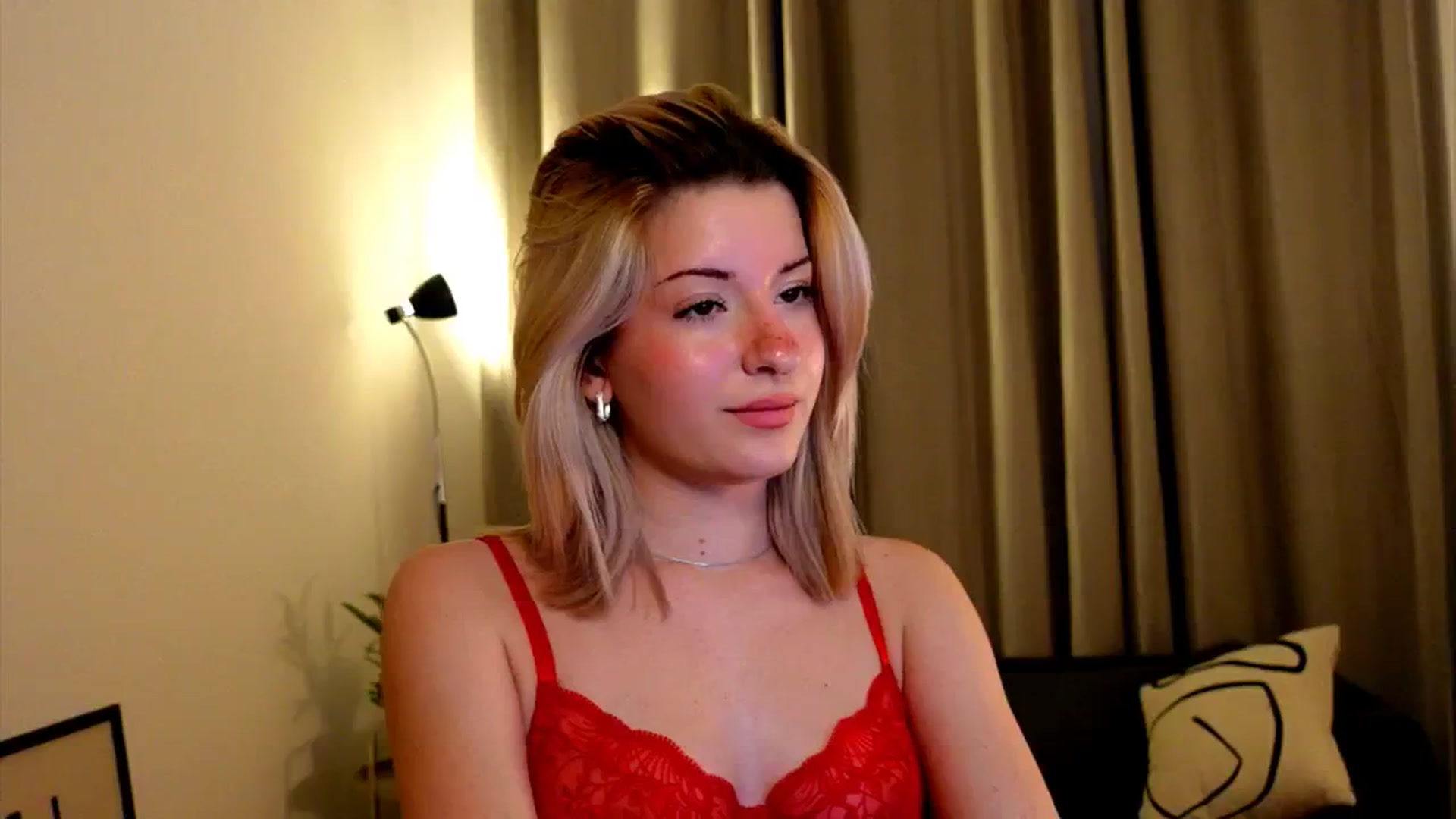 Gallery image thumbnail from funny_freckle's myfreecams stream on, 01/04/2025, 13:27 image 4 of 20