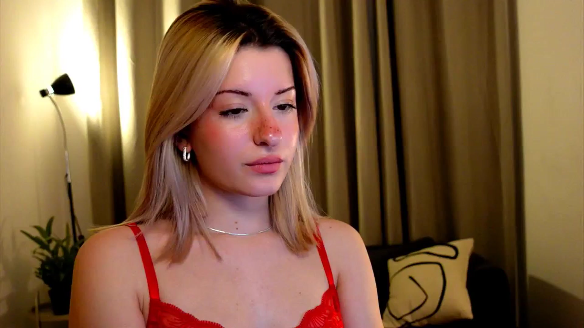 Gallery image thumbnail from funny_freckle's myfreecams stream on, 01/04/2025, 14:24 image 14 of 20