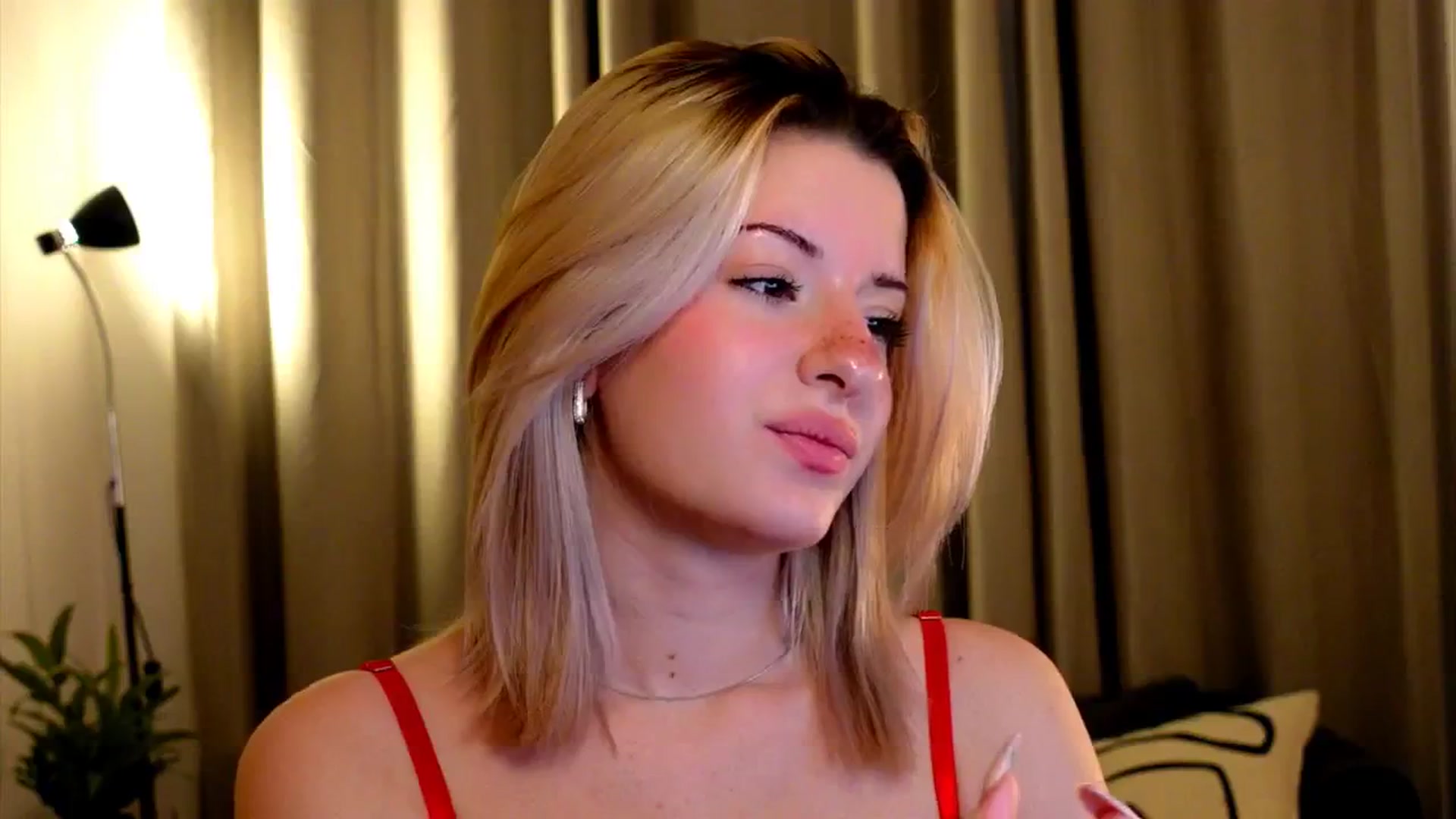 Gallery image thumbnail from funny_freckle's myfreecams stream on, 01/04/2025, 14:50 image 20 of 20