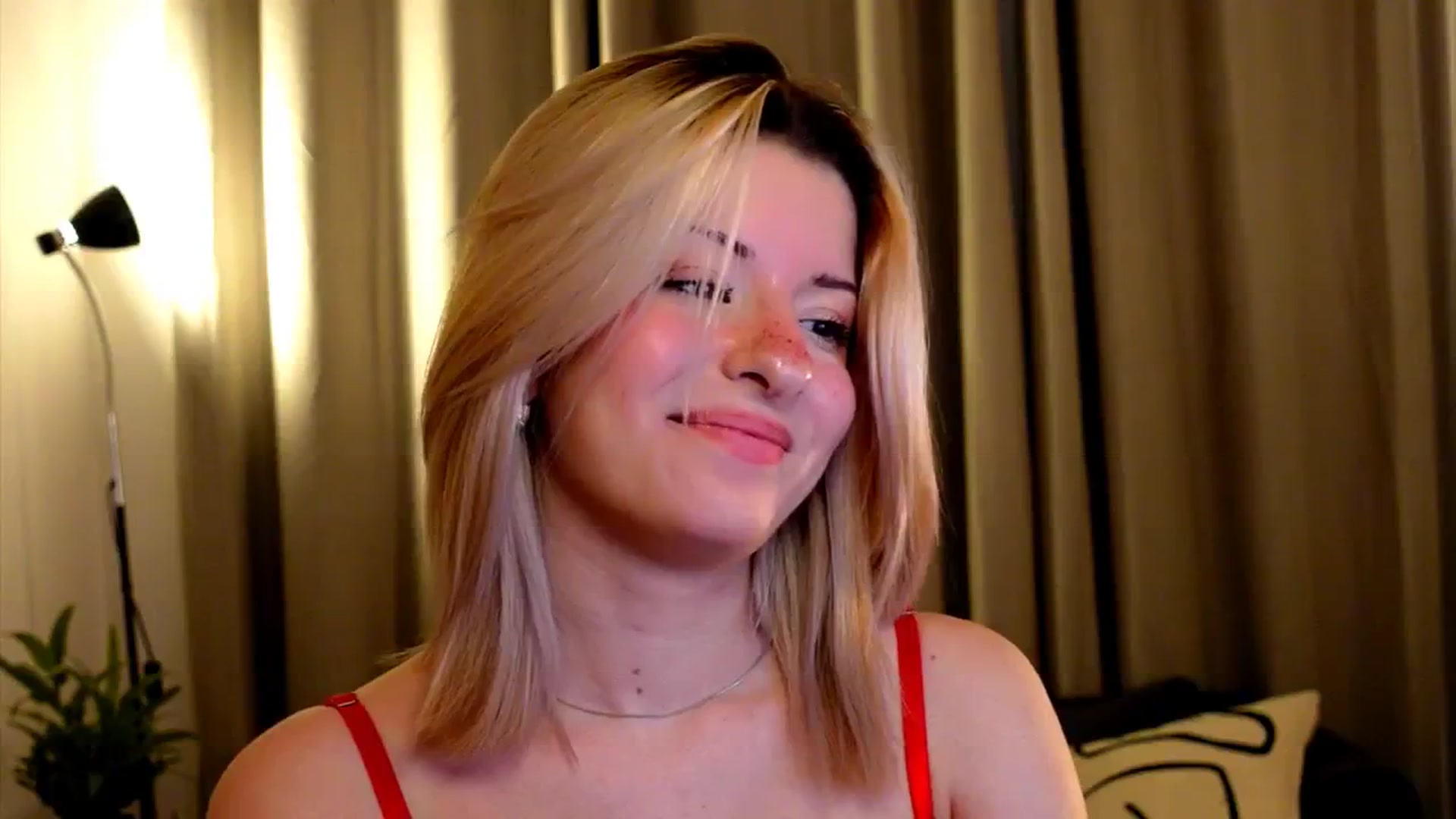 Gallery image thumbnail from funny_freckle's myfreecams stream on, 01/04/2025, 14:50 image 11 of 20
