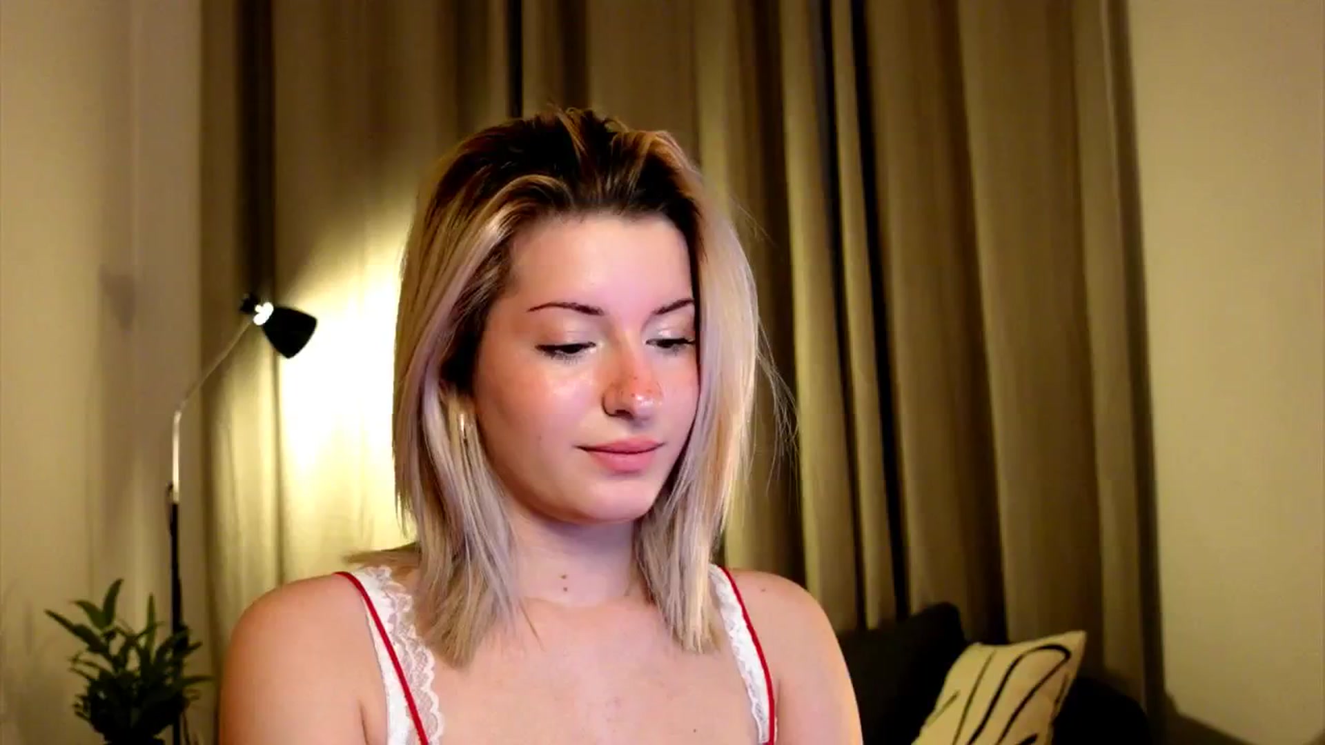 Gallery image thumbnail from funny_freckle's myfreecams stream on, 01/09/2025, 14:58 image 13 of 20