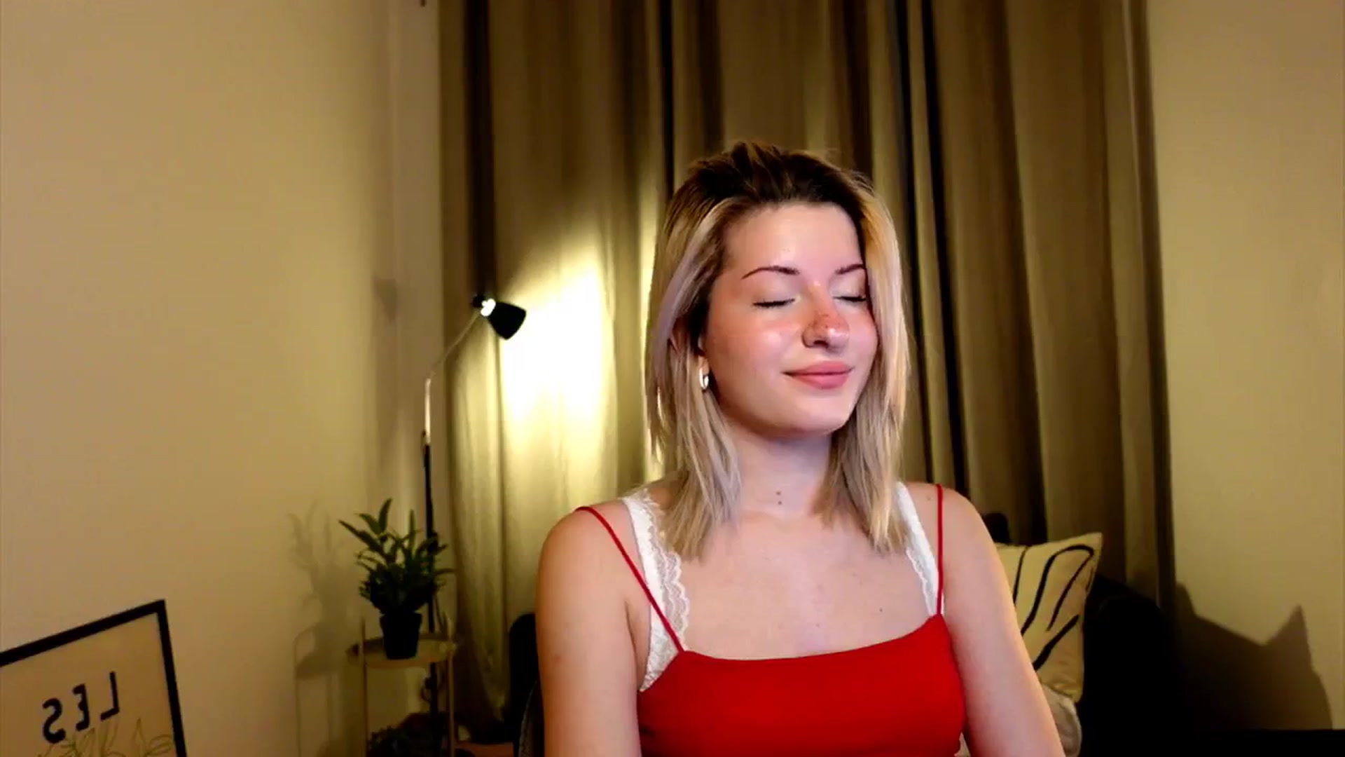 Gallery image thumbnail from funny_freckle's myfreecams stream on, 01/09/2025, 14:58 image 6 of 20