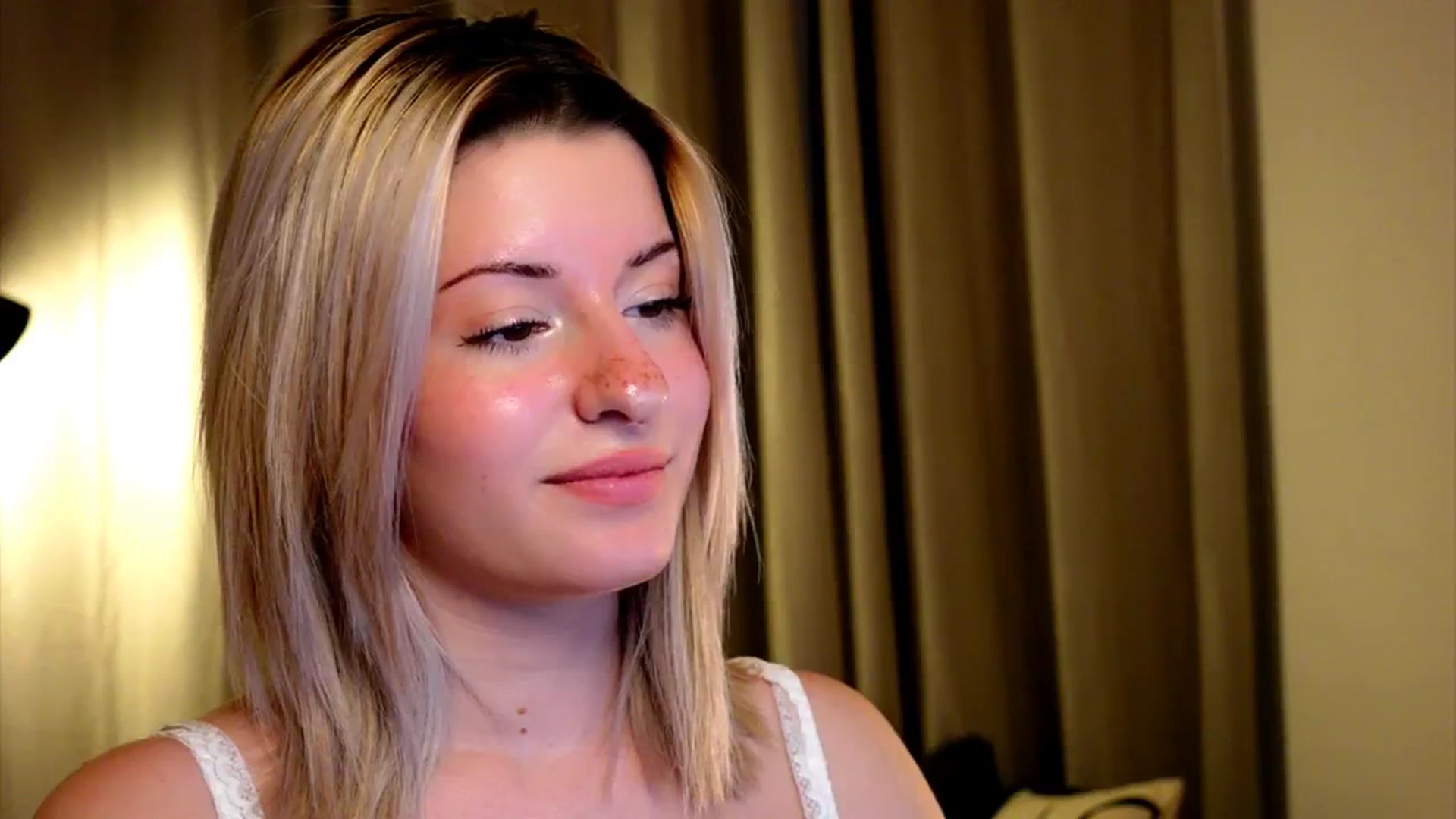 Gallery image thumbnail from funny_freckle's myfreecams stream on, 01/09/2025, 17:40 image 12 of 20
