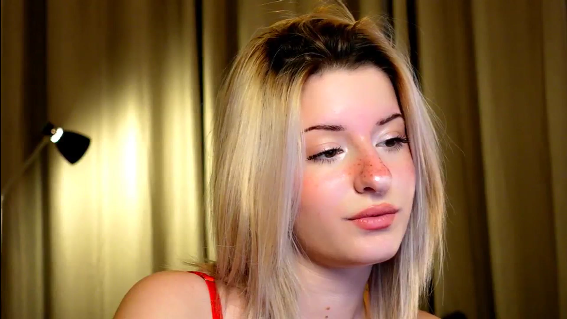 Gallery image thumbnail from funny_freckle's myfreecams stream on, 01/11/2025, 14:15 image 19 of 20