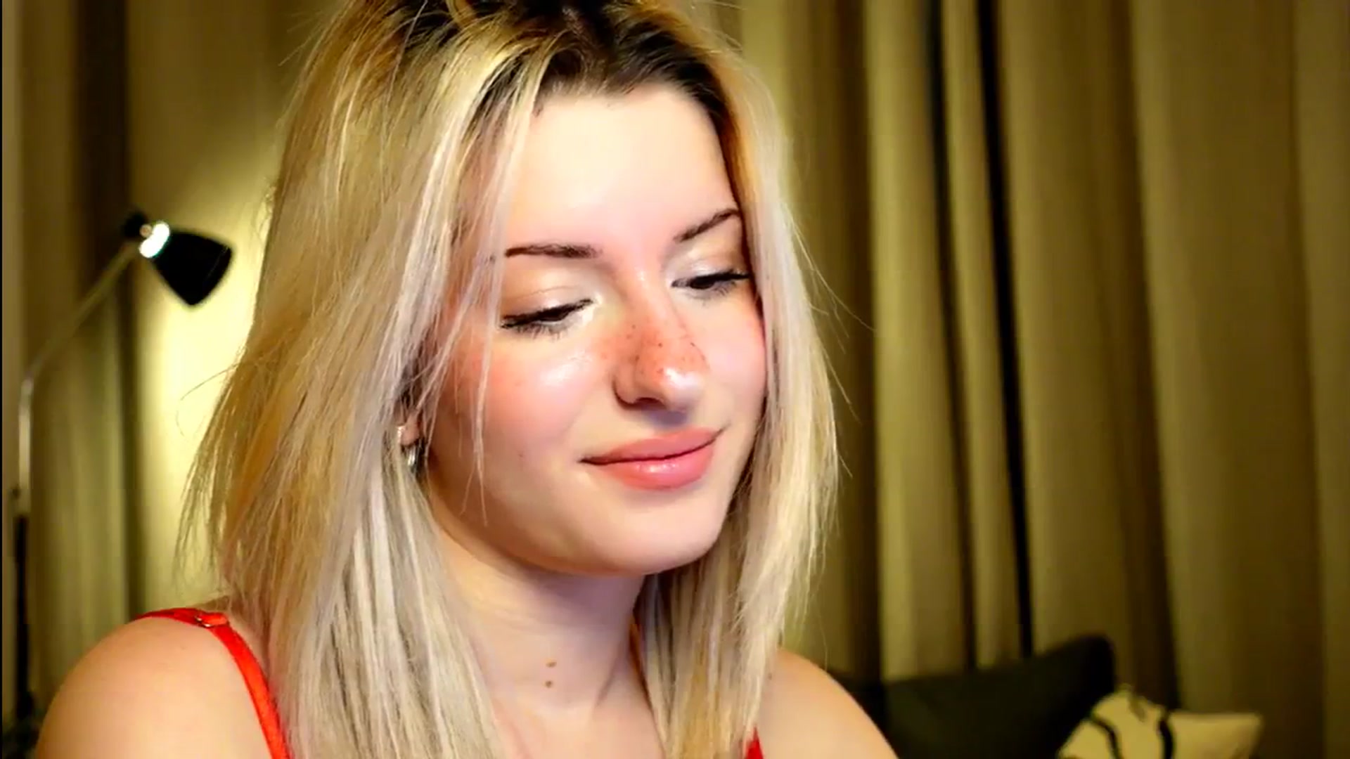 Gallery image thumbnail from funny_freckle's myfreecams stream on, 01/11/2025, 14:15 image 12 of 20