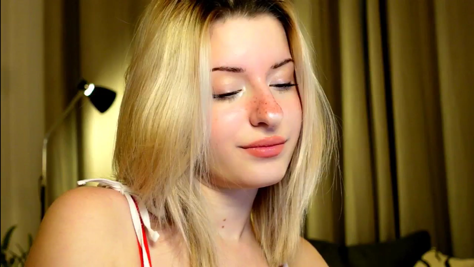 Gallery image thumbnail from funny_freckle's myfreecams stream on, 01/11/2025, 14:15 image 5 of 20