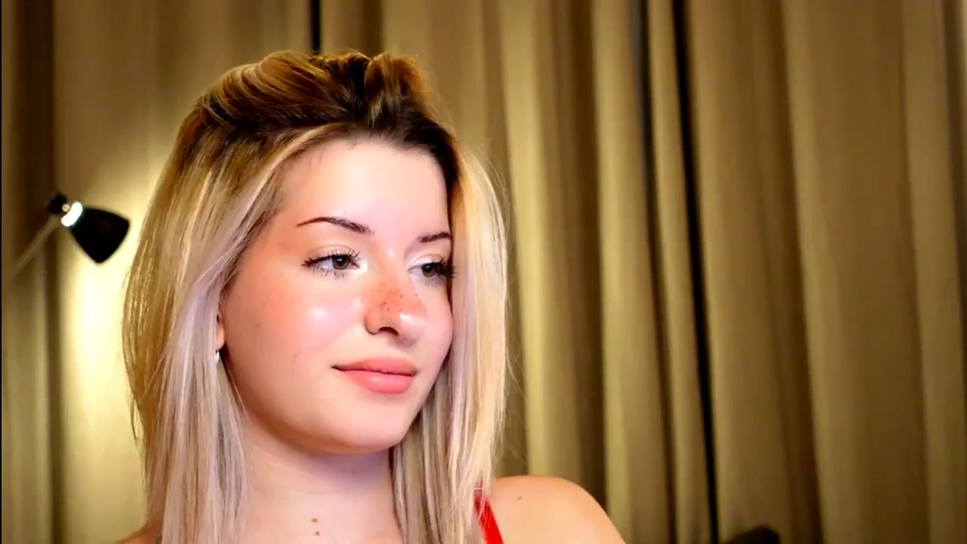 Gallery image thumbnail from funny_freckle's myfreecams stream on, 01/11/2025, 14:50 image 19 of 20