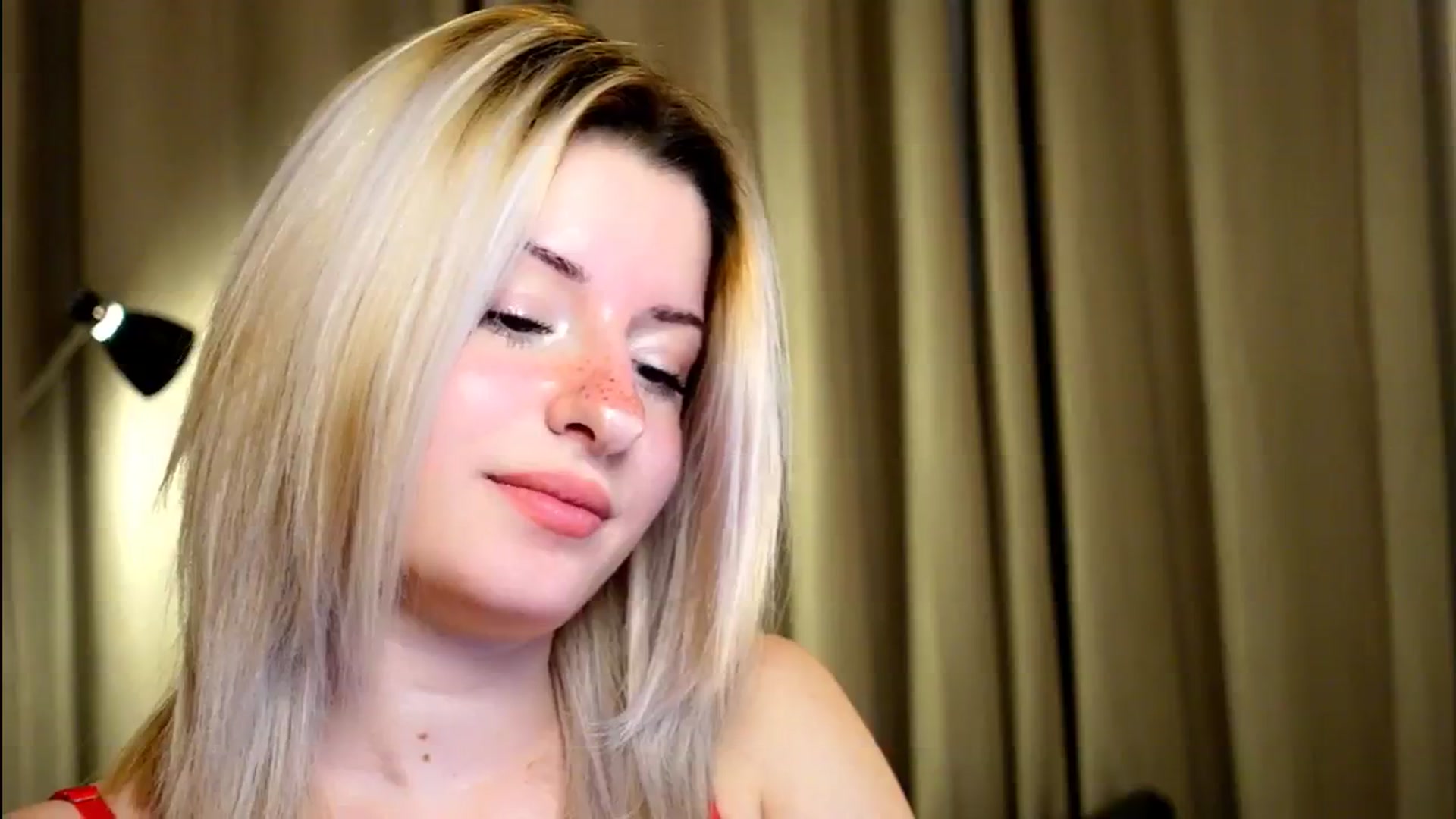 Gallery image thumbnail from funny_freckle's myfreecams stream on, 01/11/2025, 14:50 image 5 of 20
