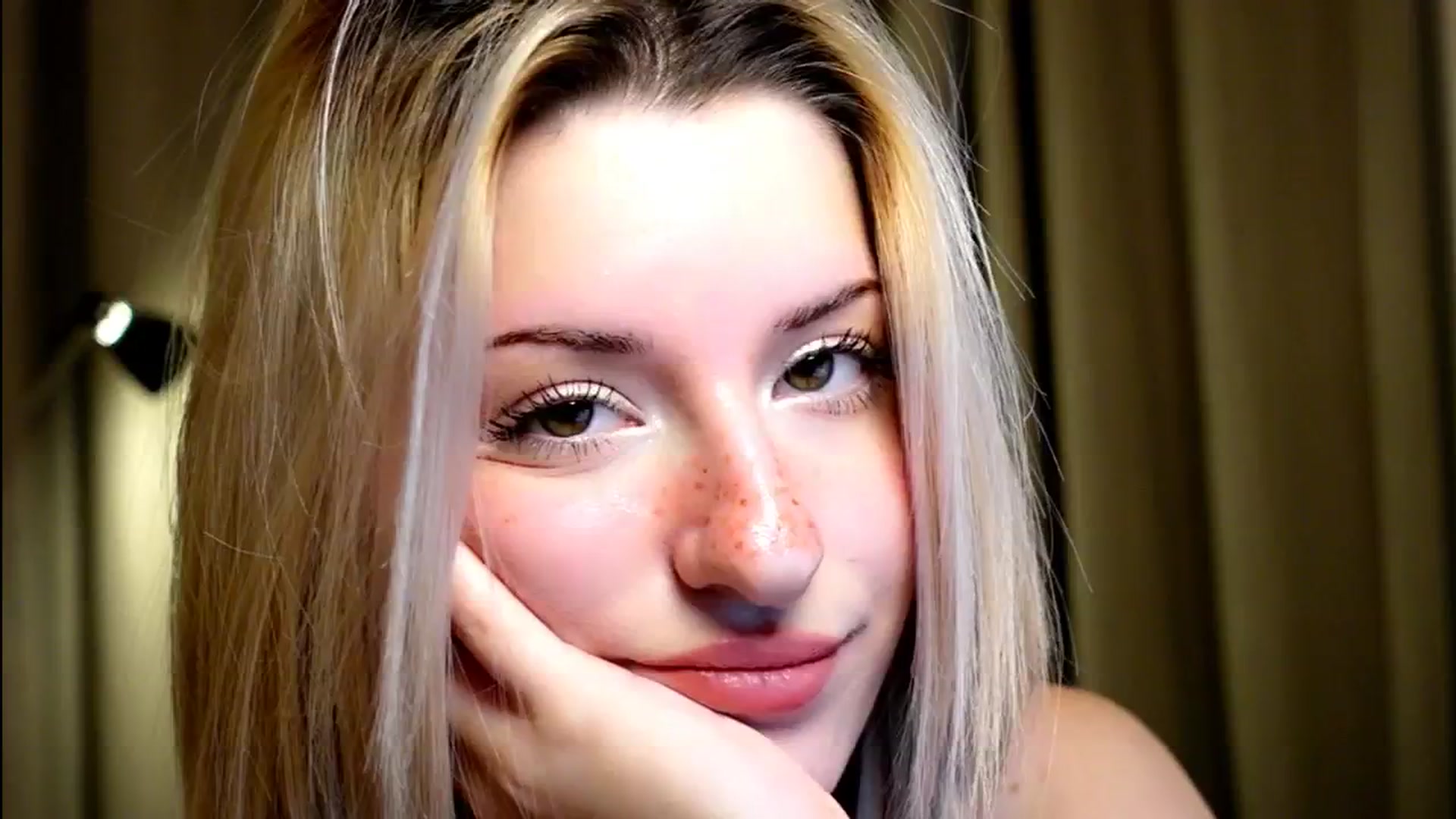 Gallery image thumbnail from funny_freckle's myfreecams stream on, 01/11/2025, 14:50 image 3 of 20