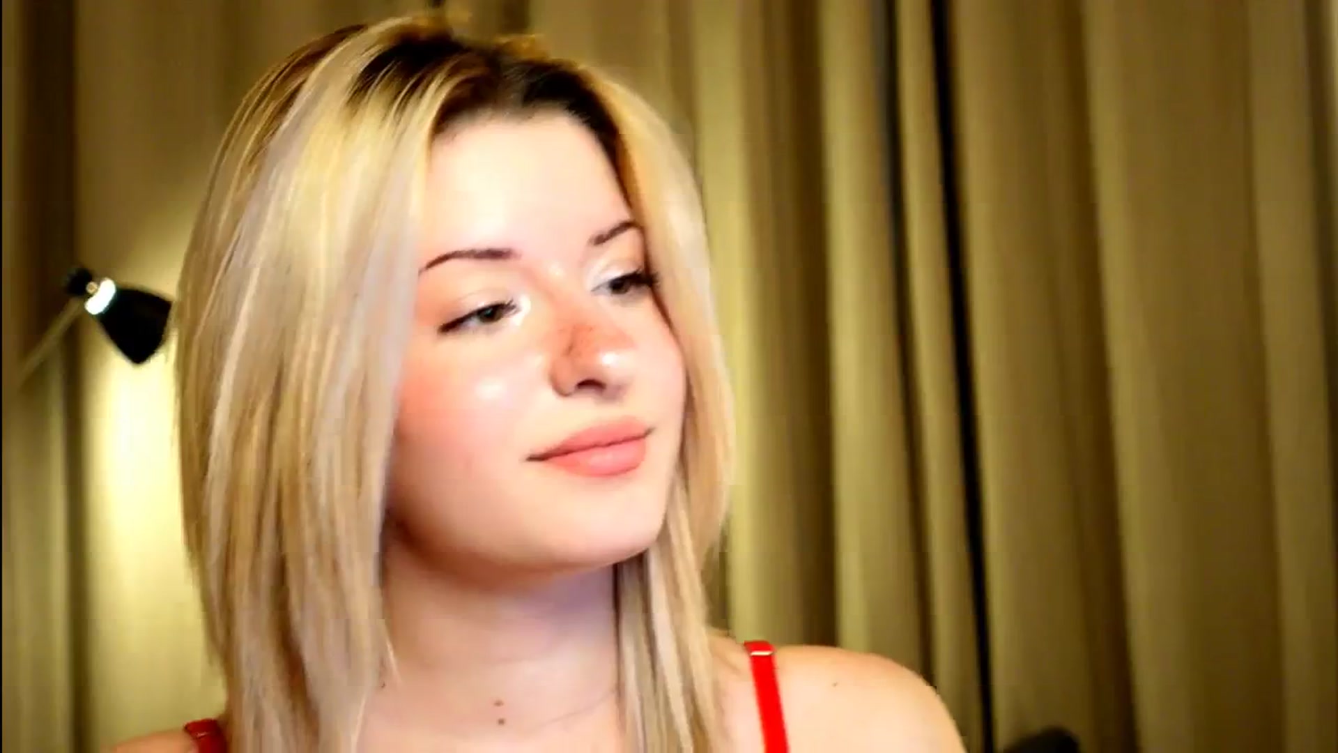 Gallery image thumbnail from funny_freckle's myfreecams stream on, 01/11/2025, 14:50 image 12 of 20