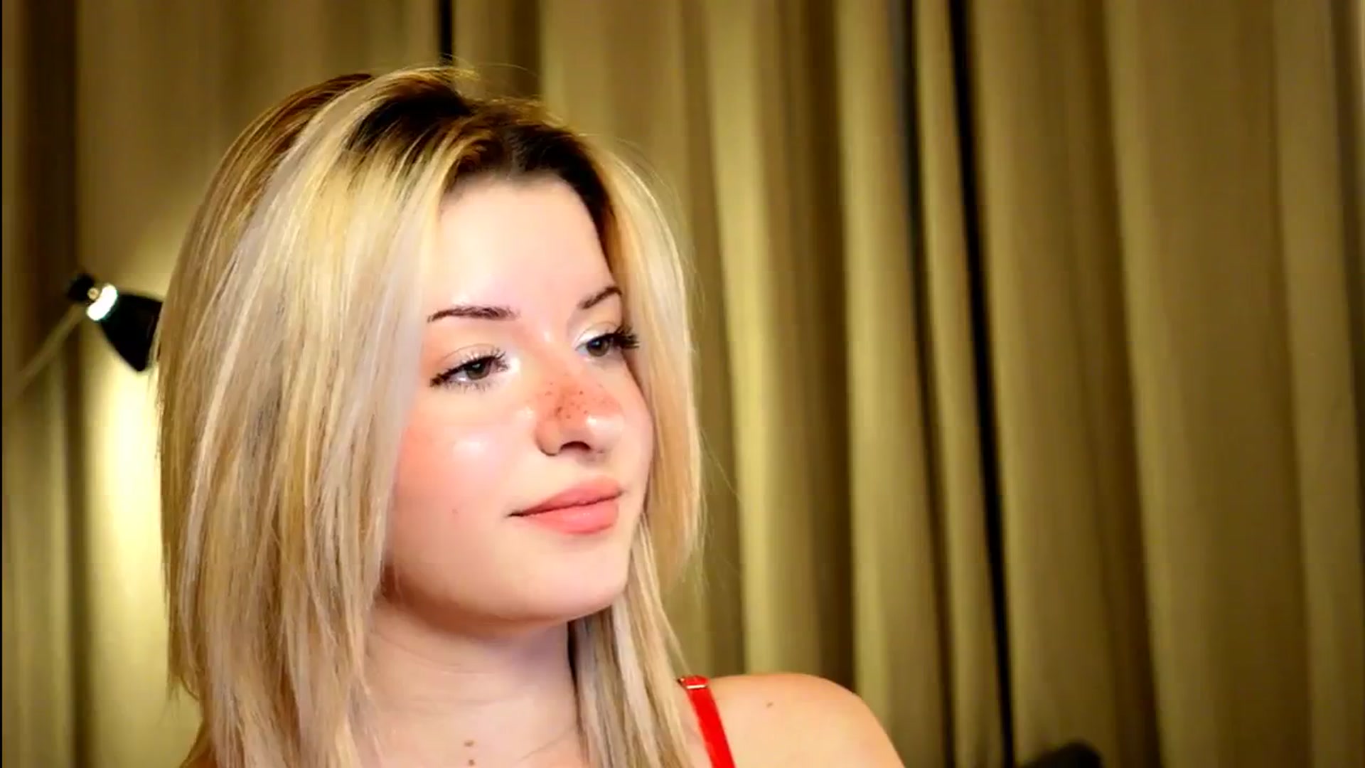 Gallery image thumbnail from funny_freckle's myfreecams stream on, 01/11/2025, 14:50 image 10 of 20