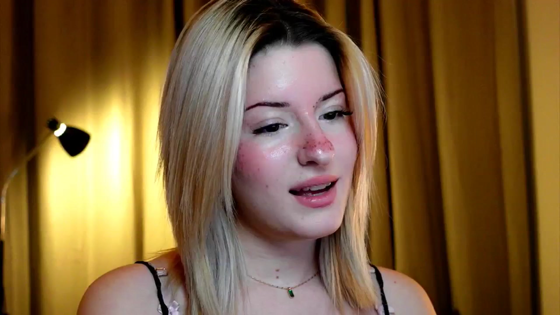 Gallery image thumbnail from funny_freckle's myfreecams stream on, 01/17/2025, 15:40 image 5 of 20