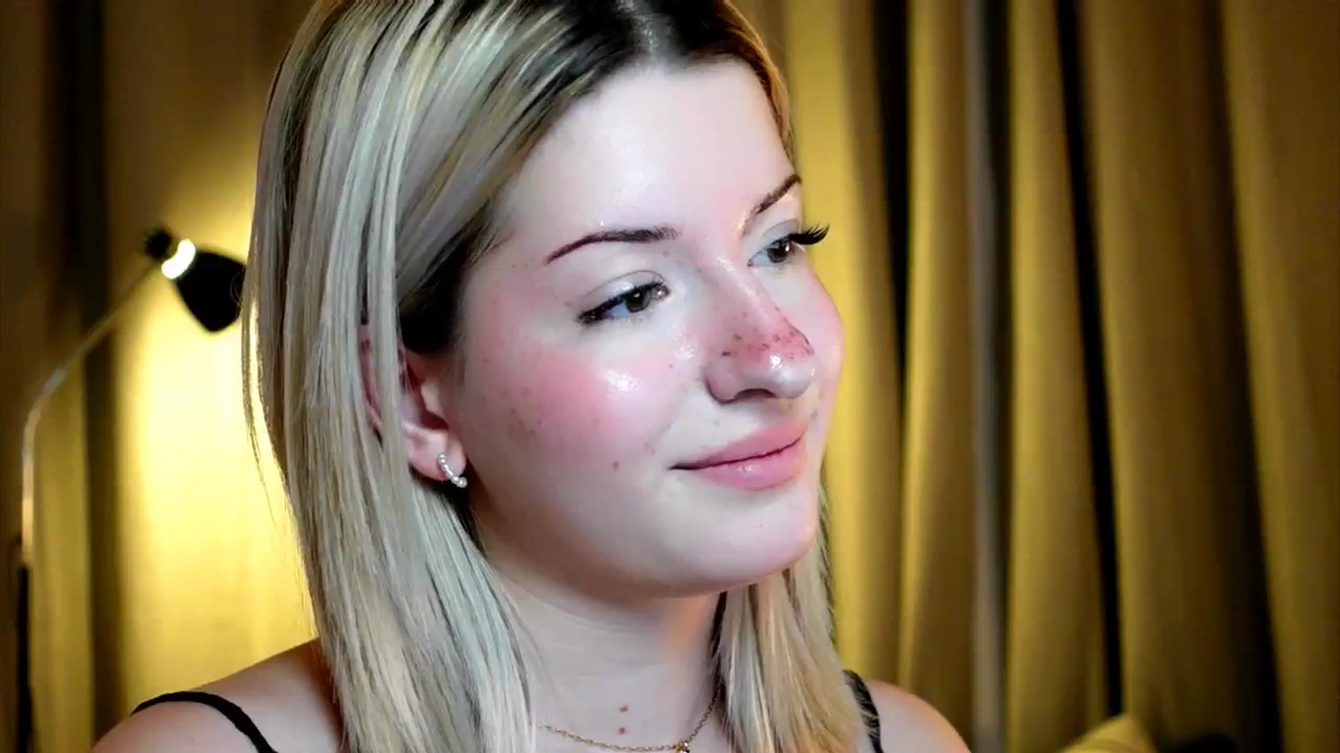 Gallery image thumbnail from funny_freckle's myfreecams stream on, 01/17/2025, 15:40 image 20 of 20