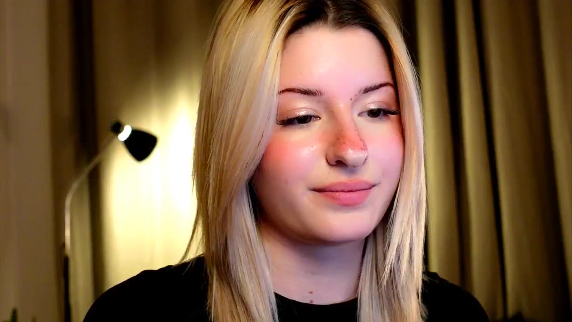 Gallery image thumbnail from funny_freckle's myfreecams stream on, 01/18/2025, 16:29 image 20 of 20