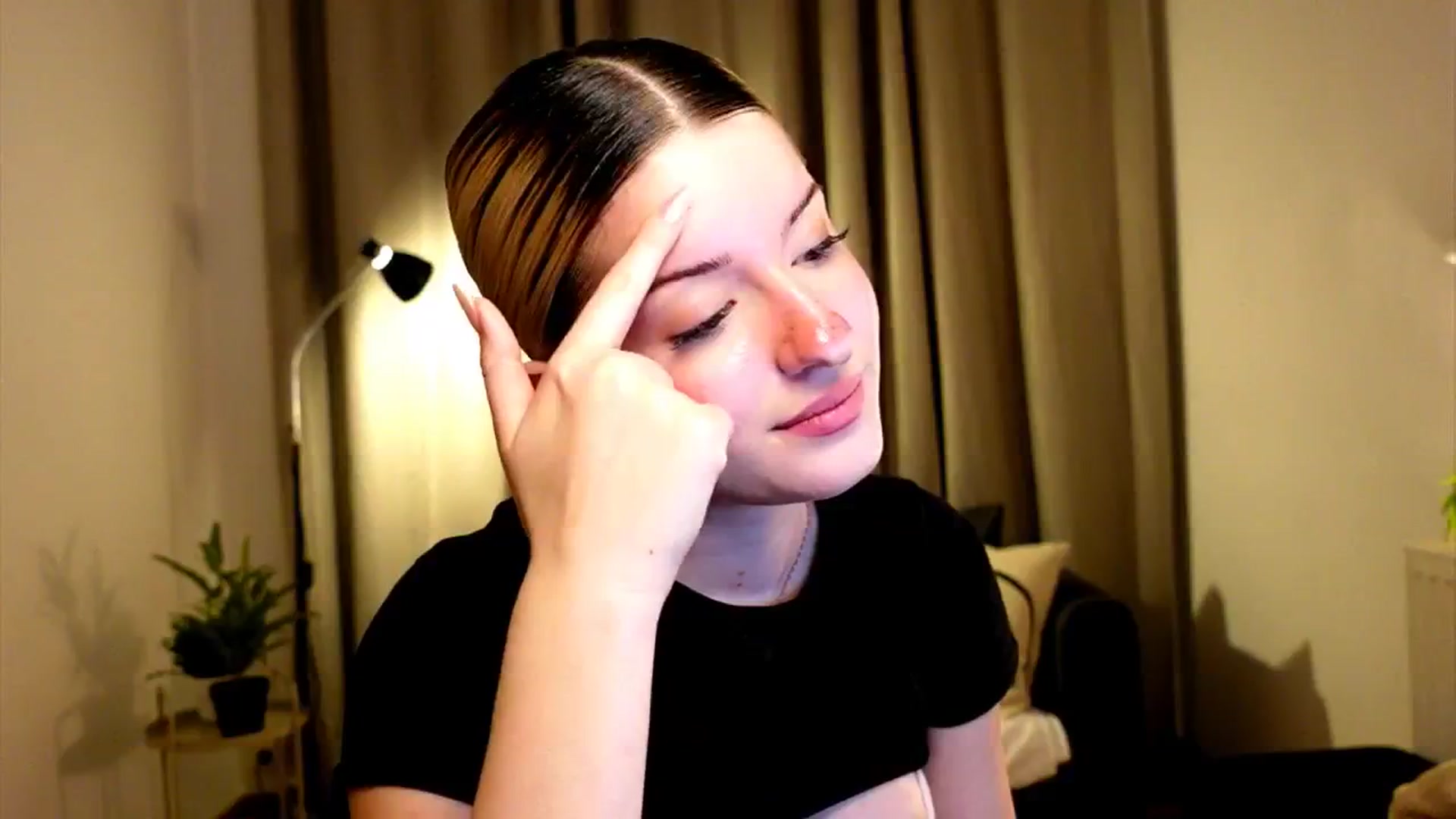 Gallery image thumbnail from funny_freckle's myfreecams stream on, 01/19/2025, 17:09 image 6 of 20