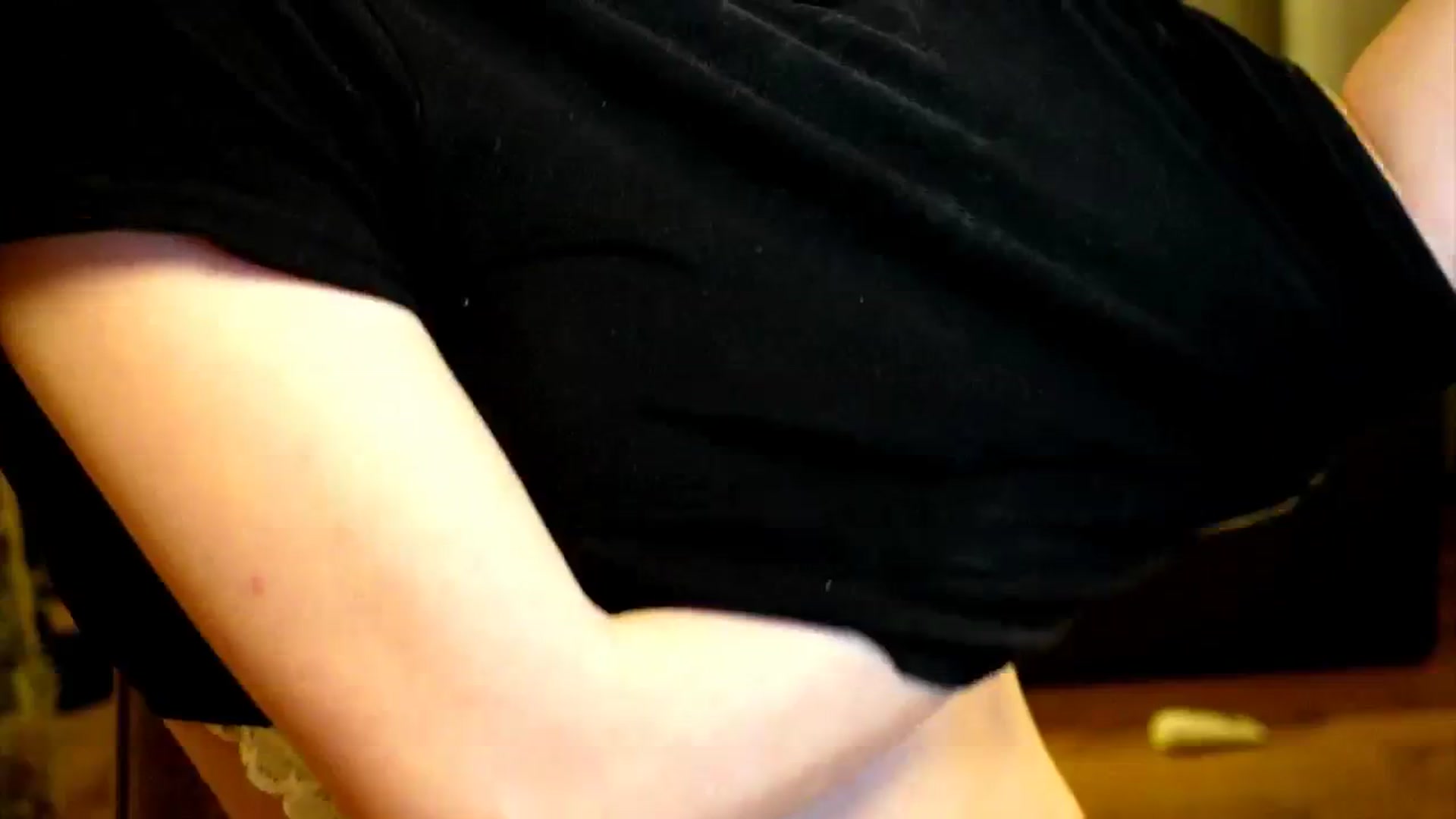Gallery image thumbnail from funny_freckle's myfreecams stream on, 01/19/2025, 17:09 image 7 of 20